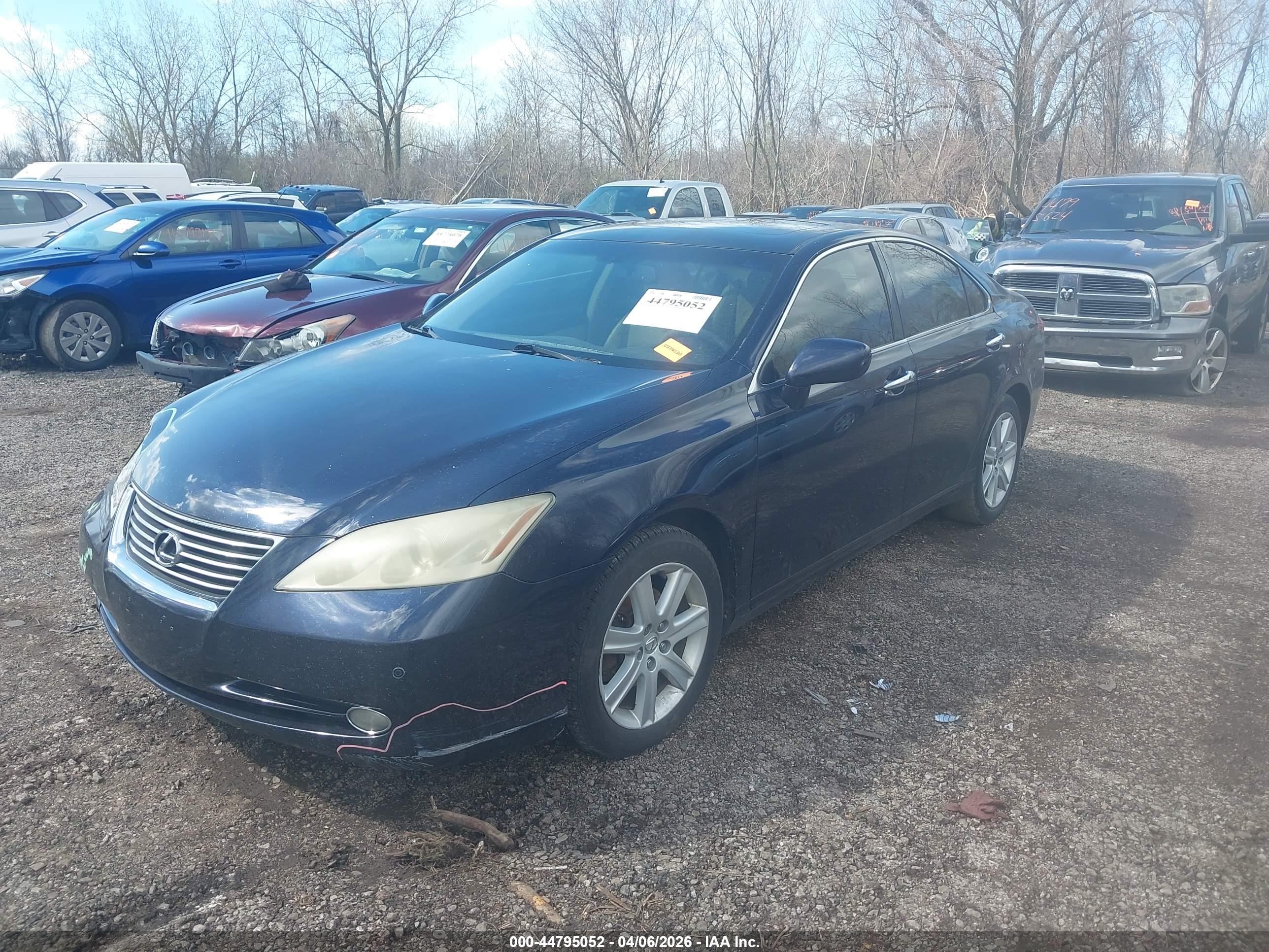 LEXUS ES image 2