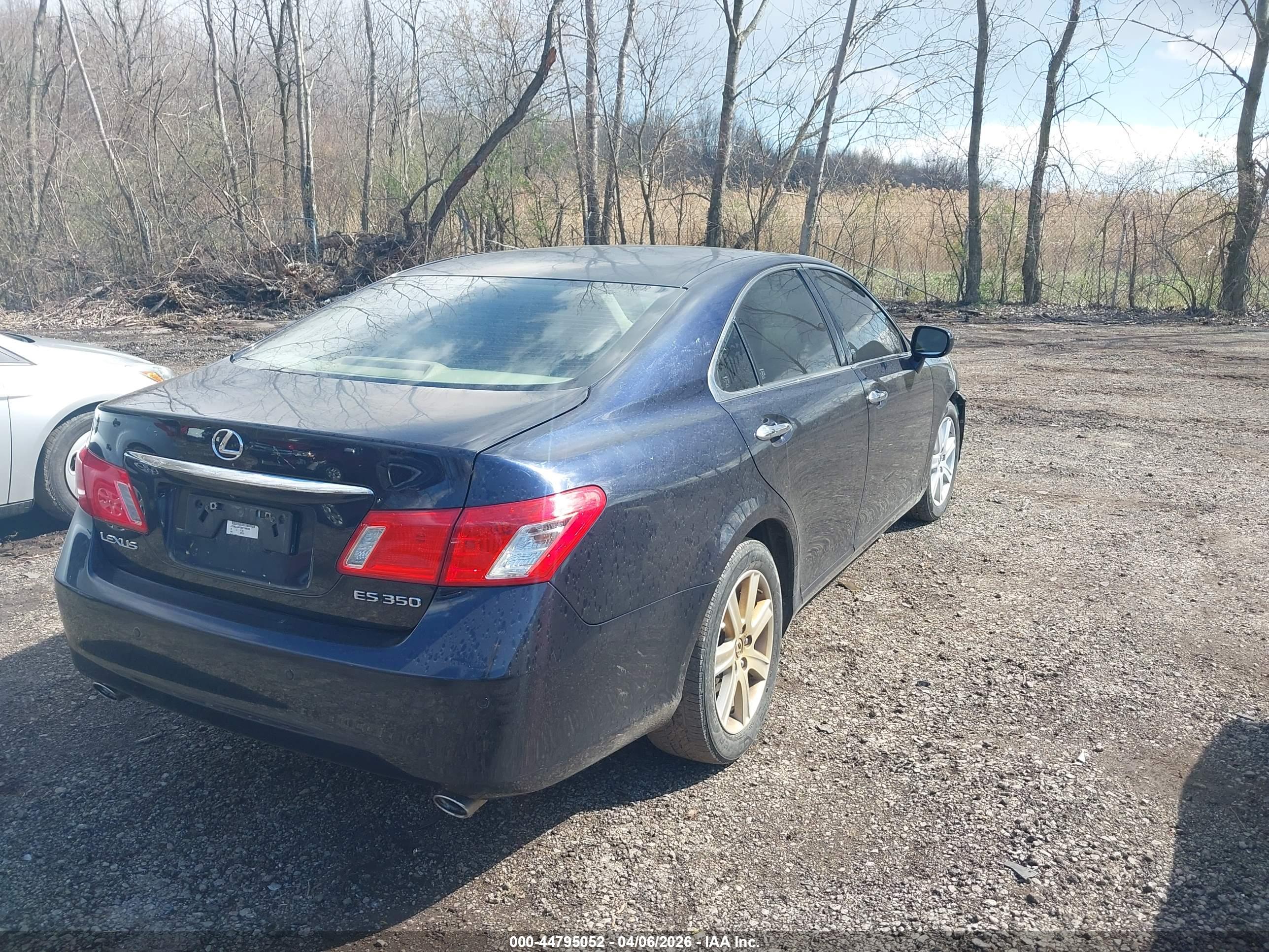 LEXUS ES image 4