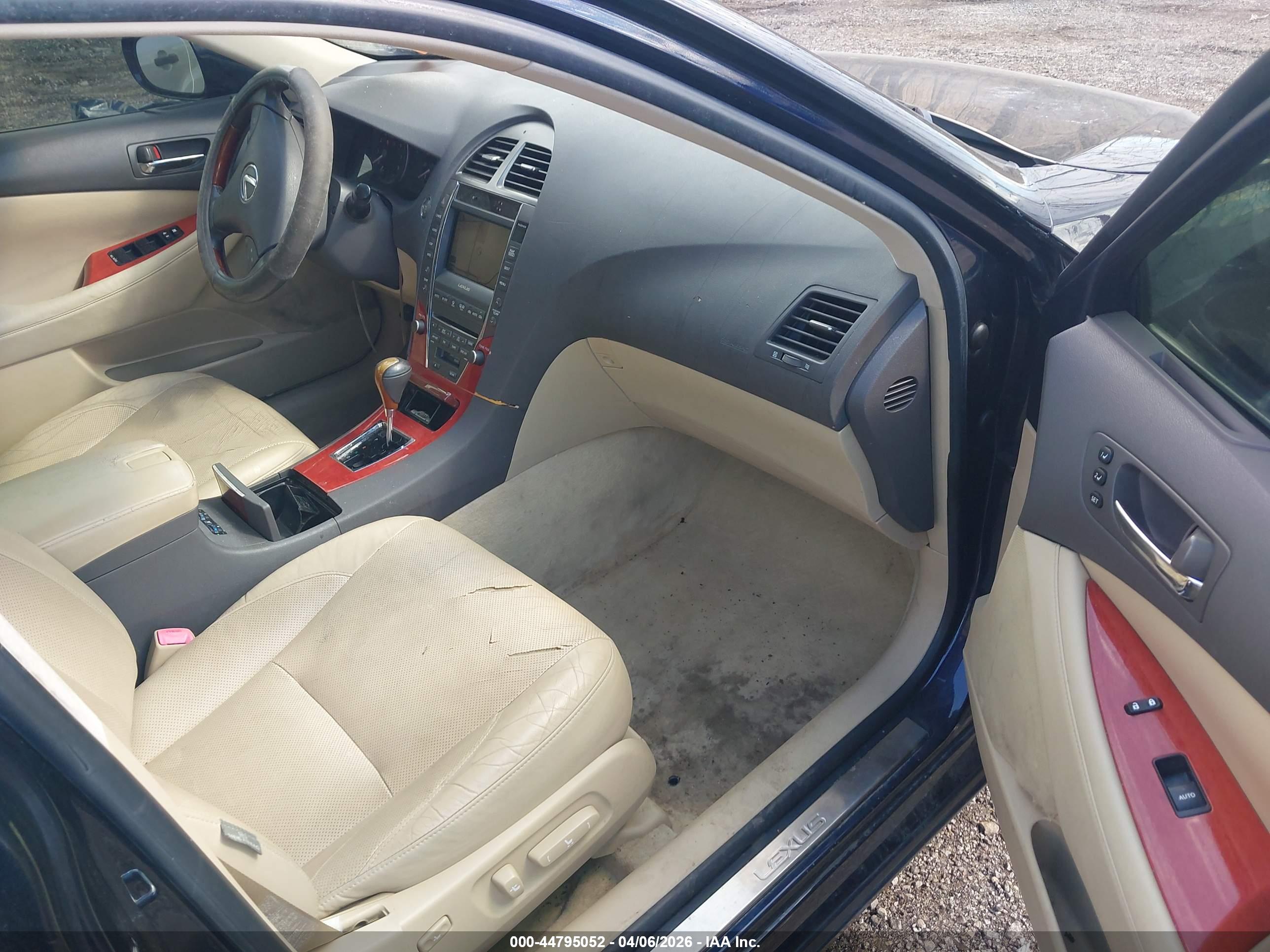 LEXUS ES image 5
