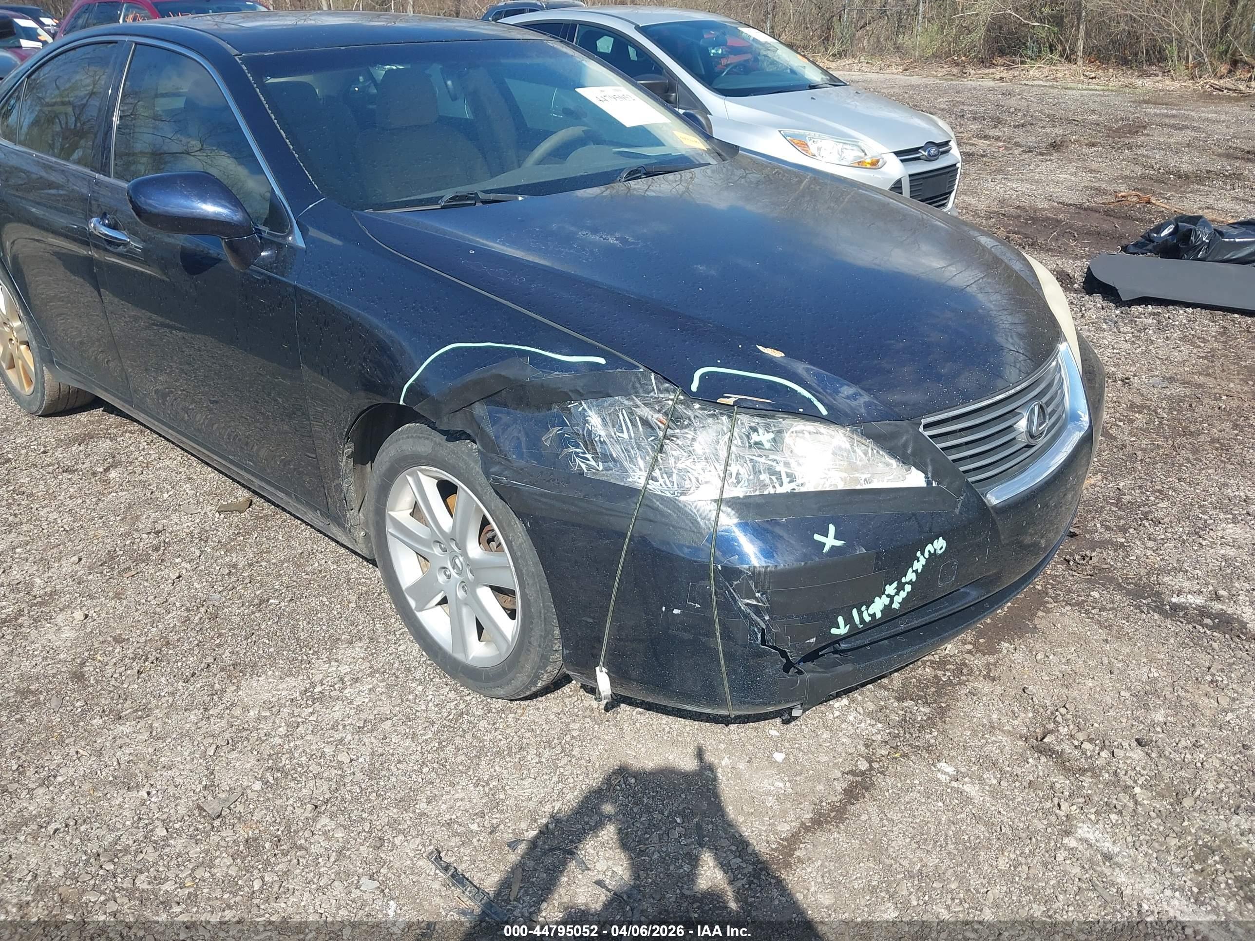 LEXUS ES image 6
