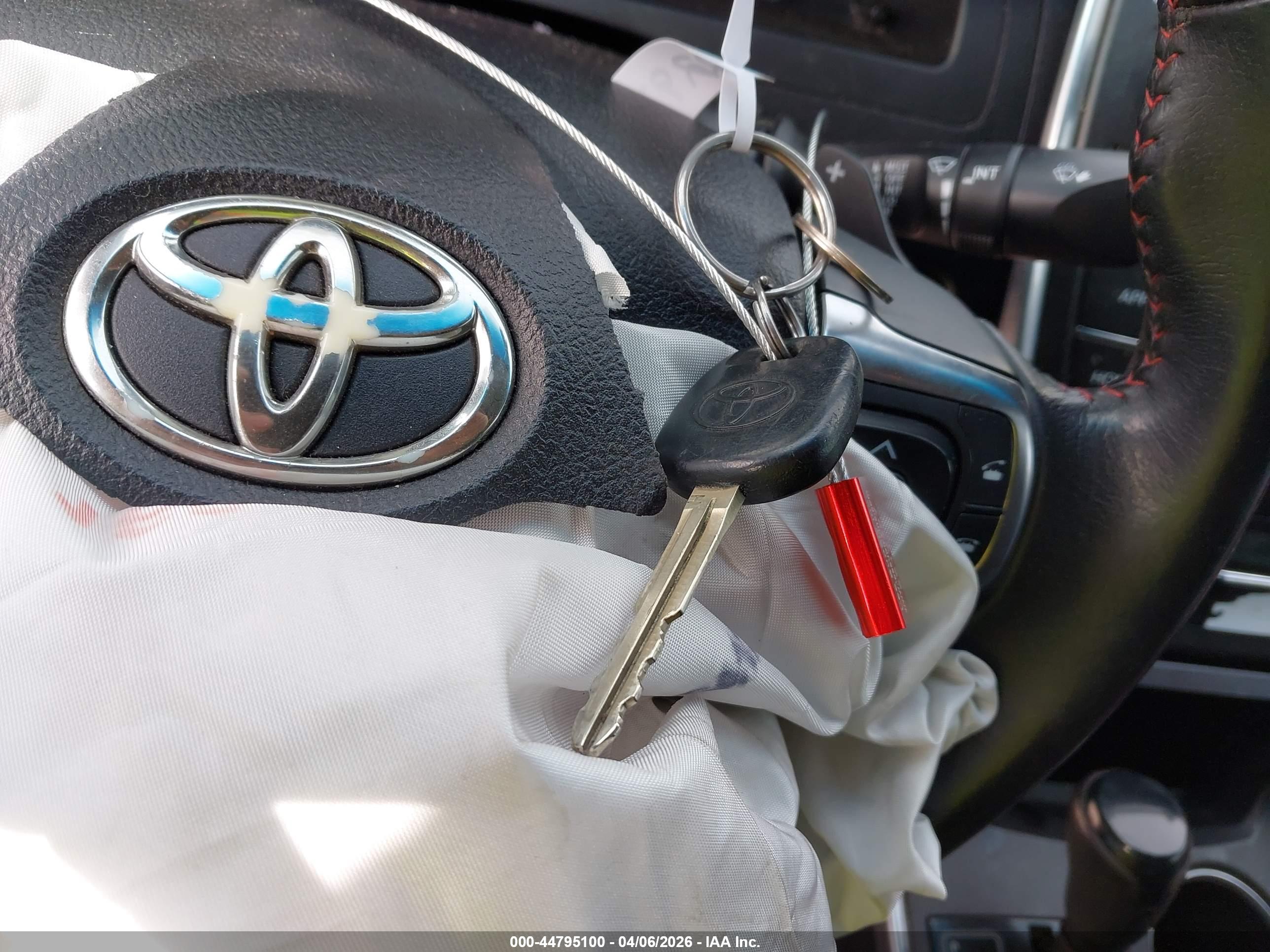 TOYOTA CAMRY image 11