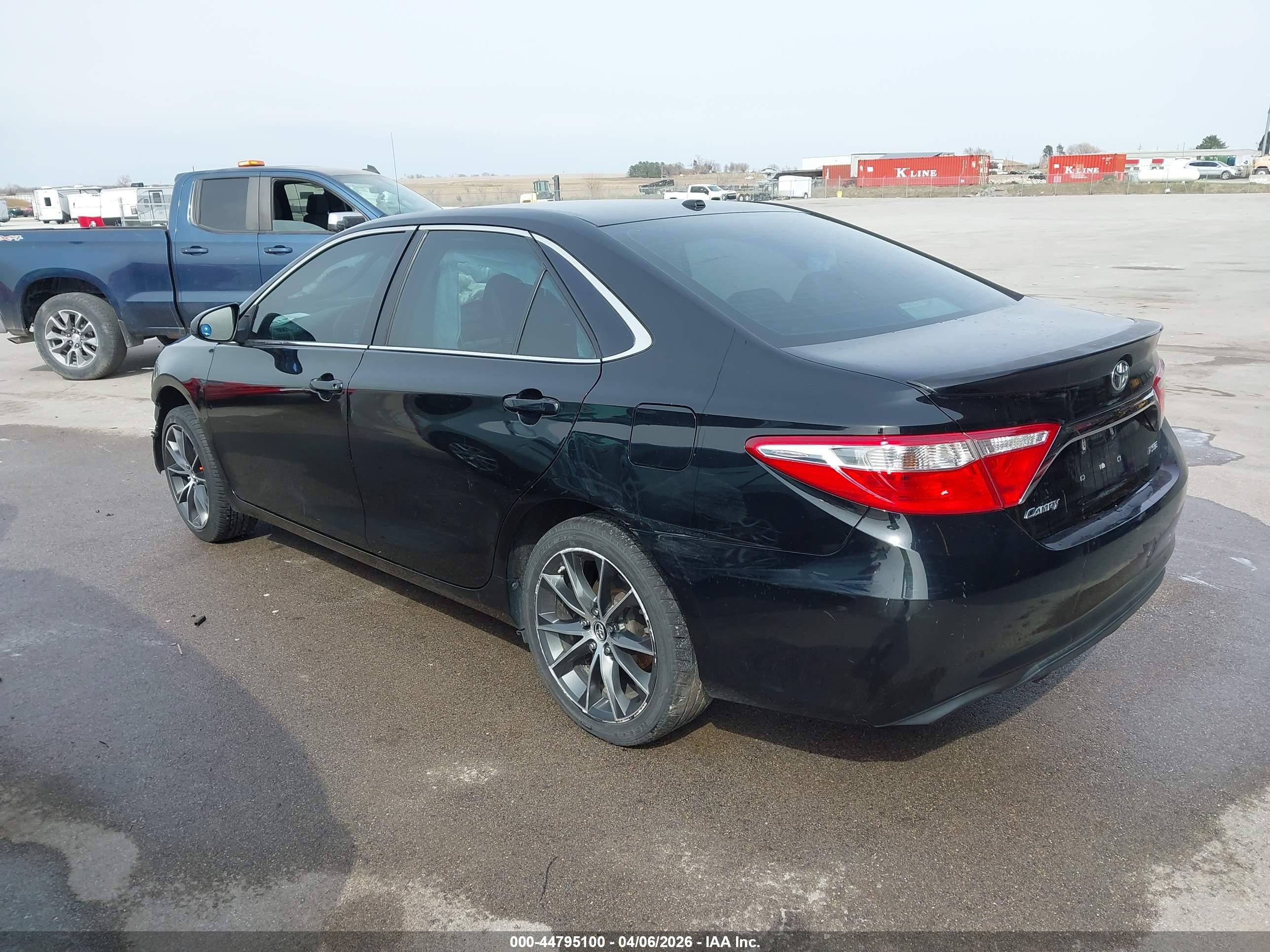 TOYOTA CAMRY image 3