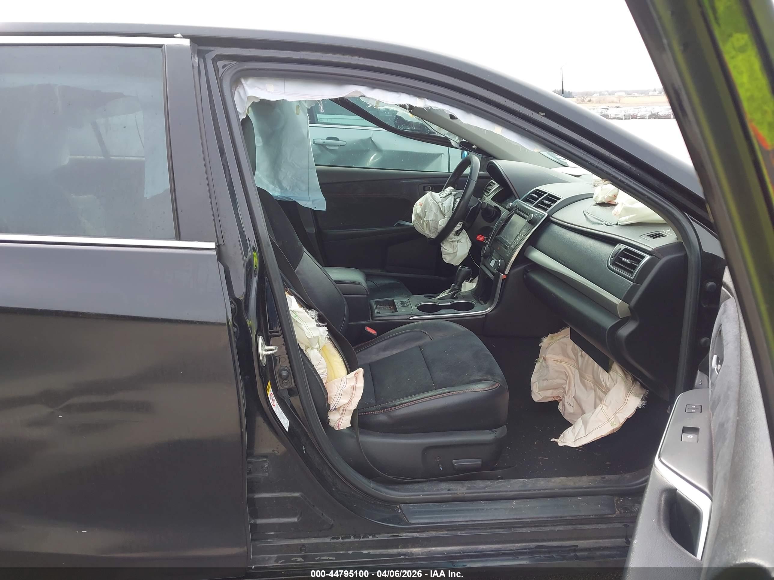 TOYOTA CAMRY image 5