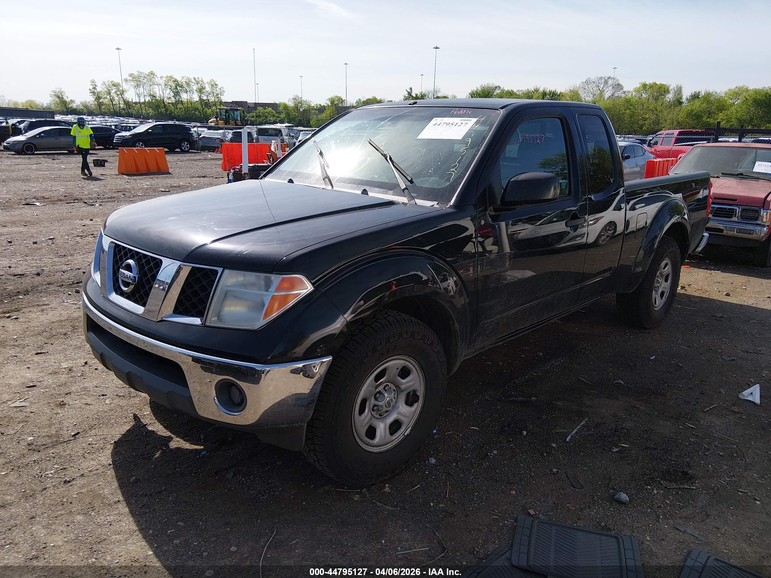 NISSAN FRONTIER image 2