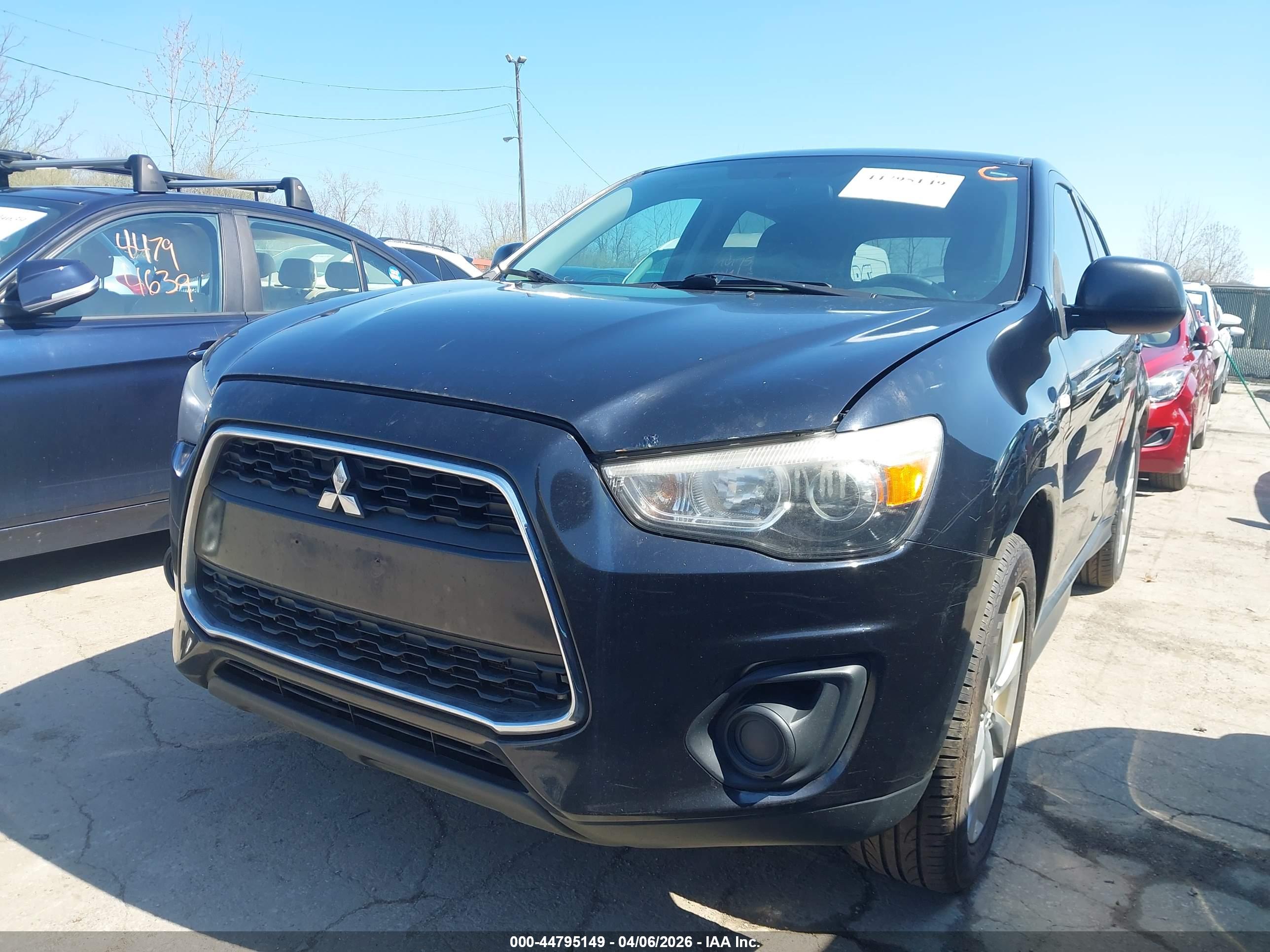 MITSUBISHI OUTLANDER image 6