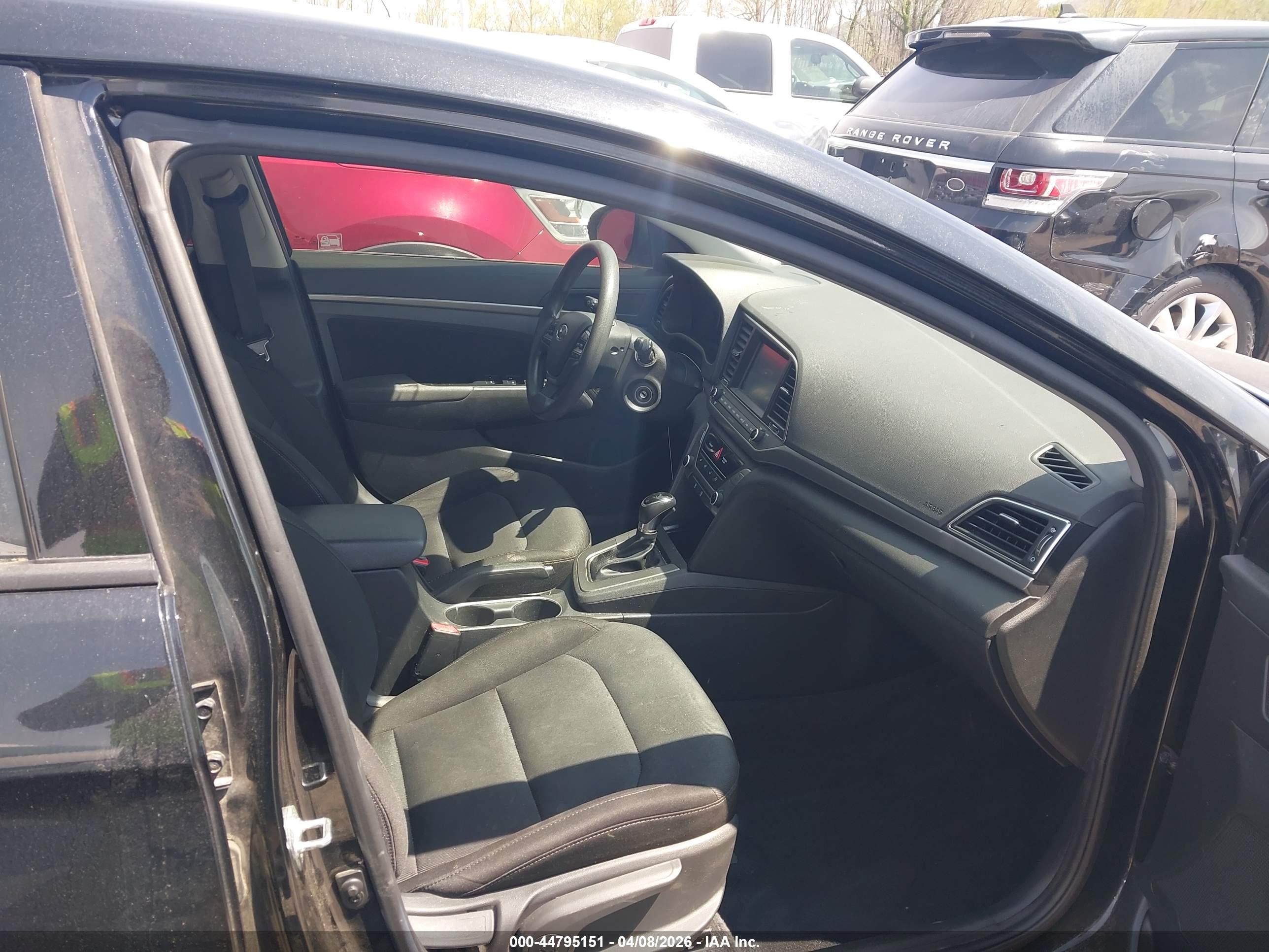HYUNDAI ELANTRA image 5