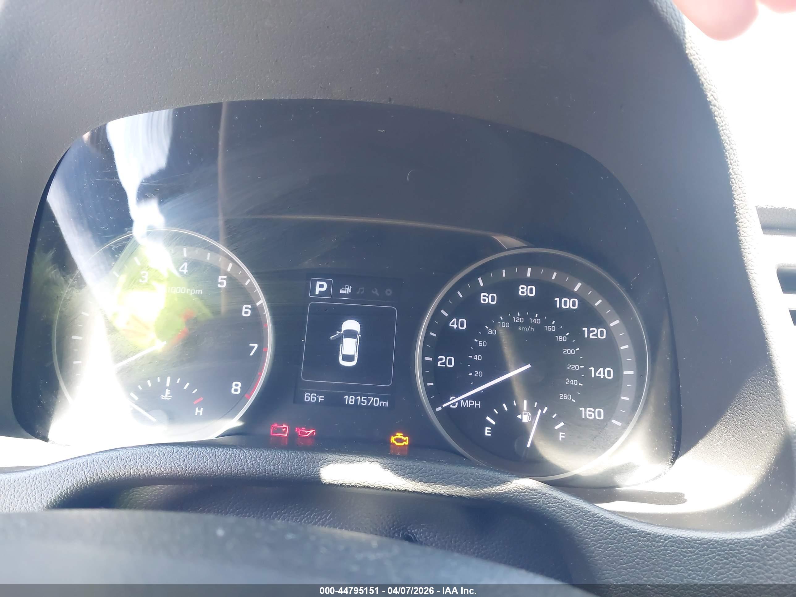 HYUNDAI ELANTRA image 7