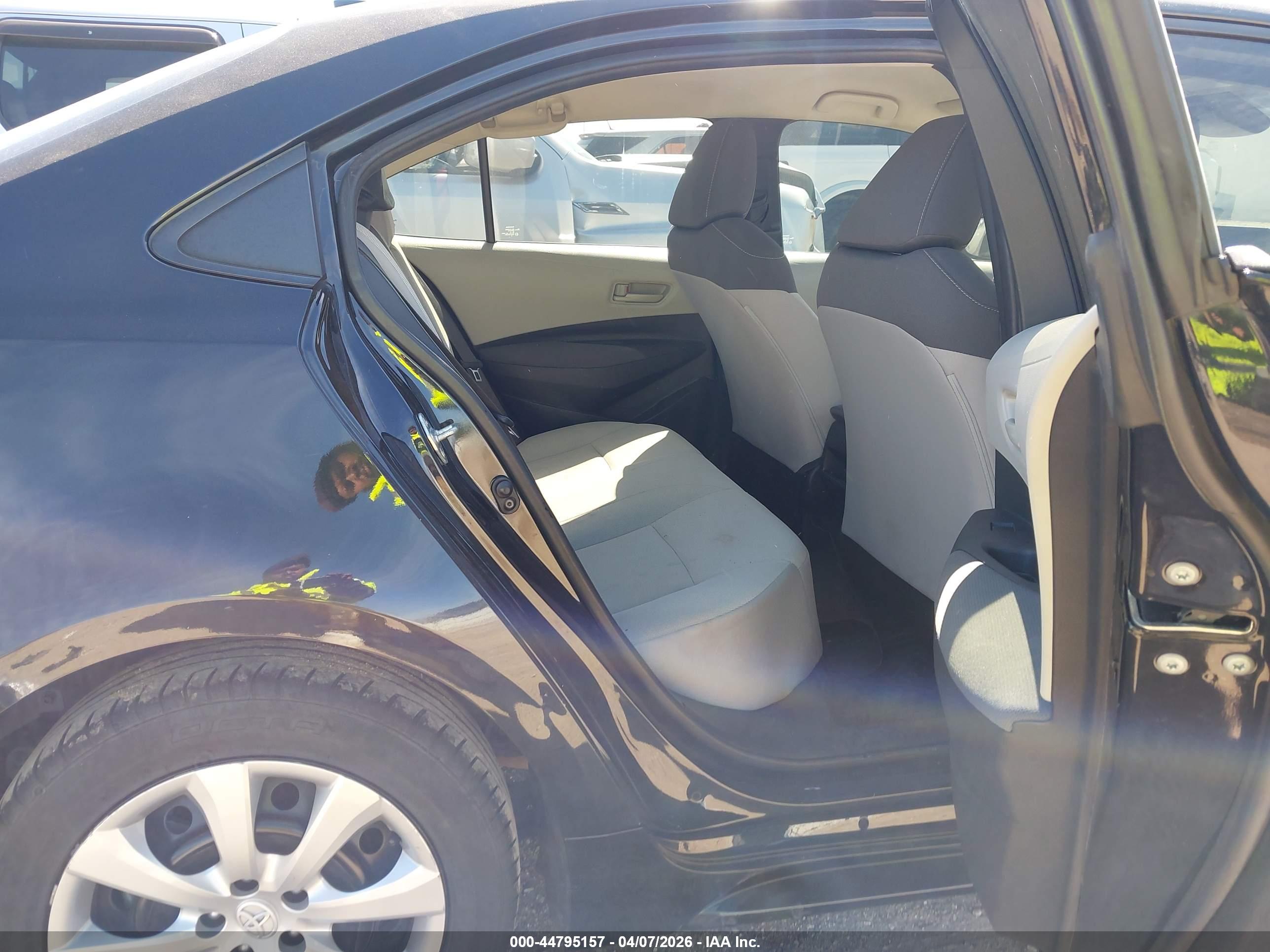 TOYOTA COROLLA image 8