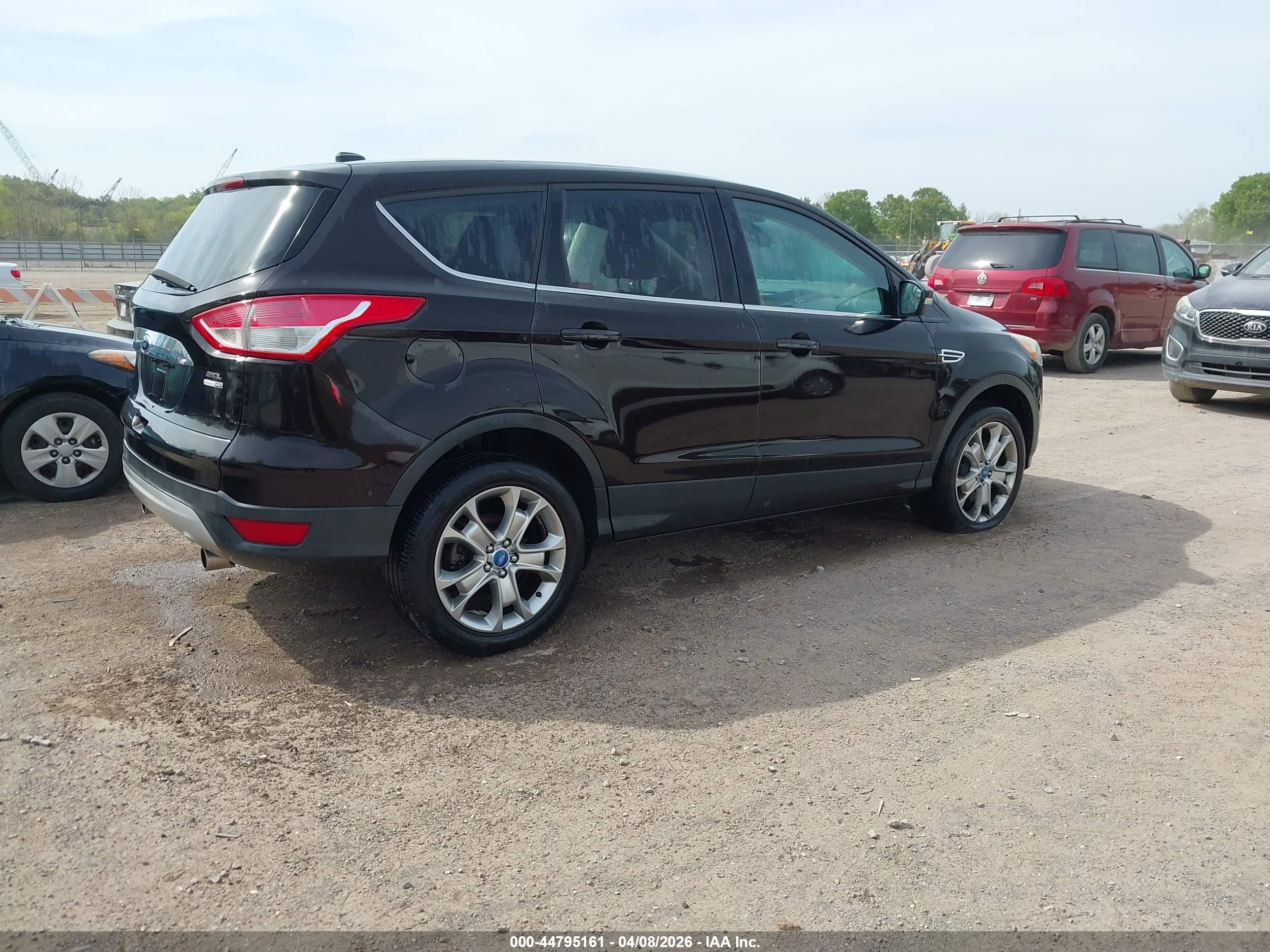 FORD ESCAPE image 4