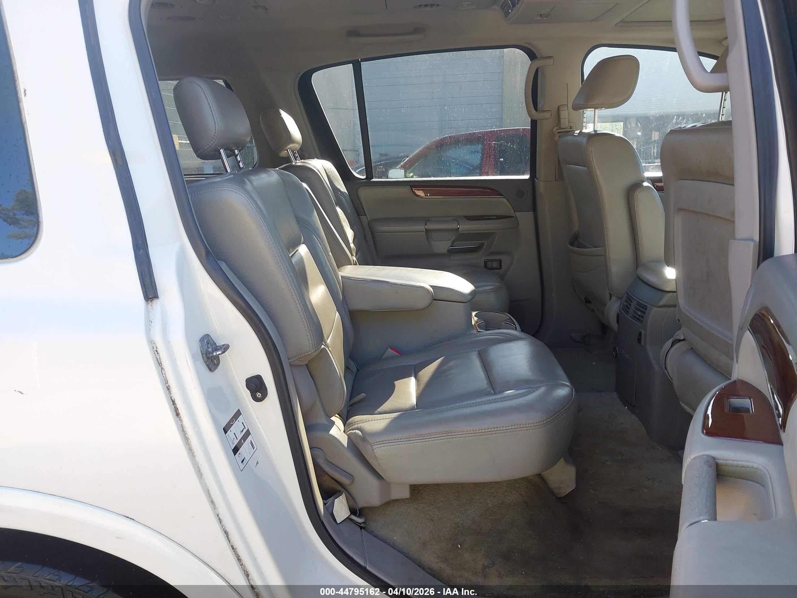 INFINITI QX56 image 8