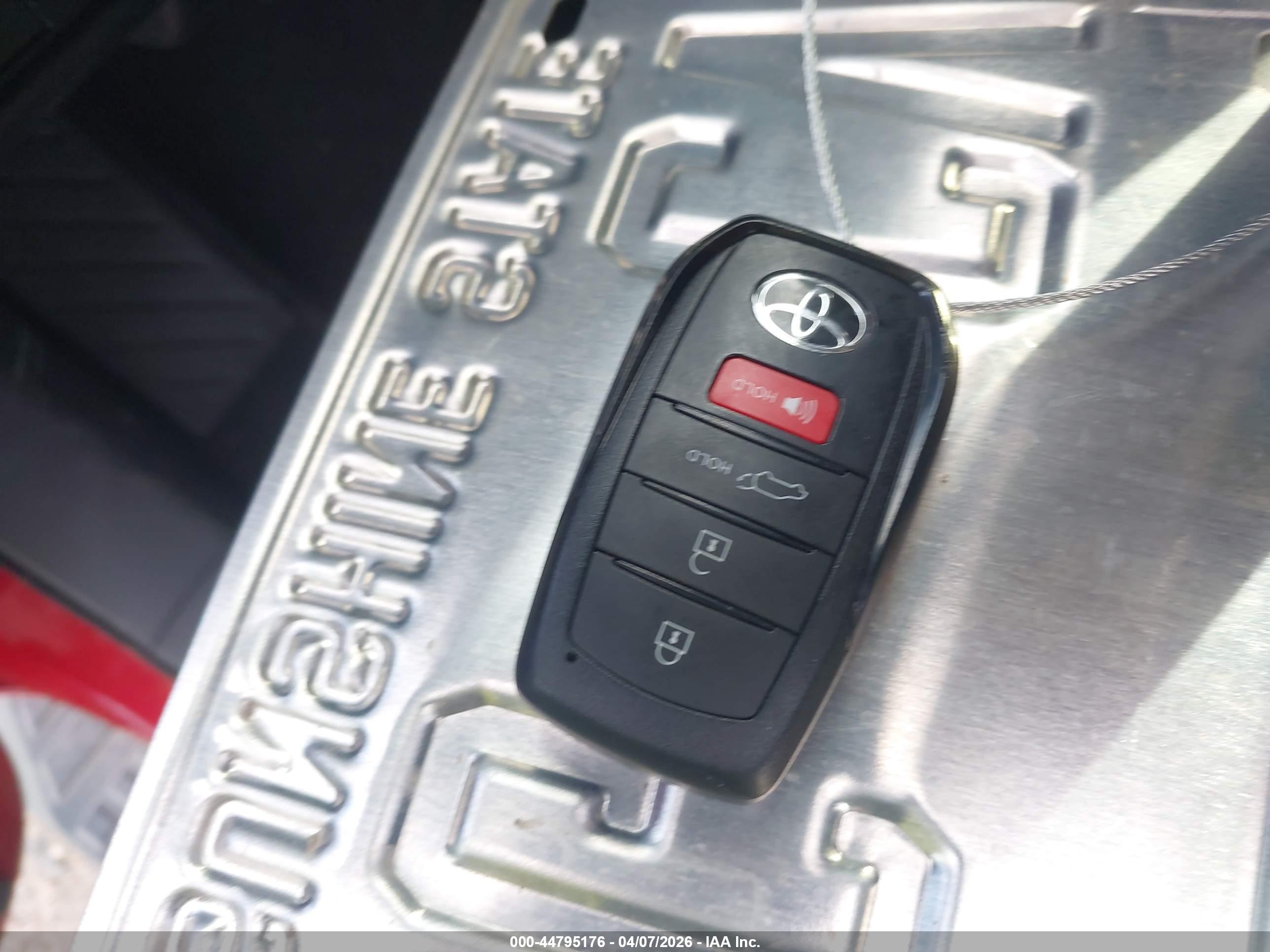 TOYOTA 4RUNNER image 11