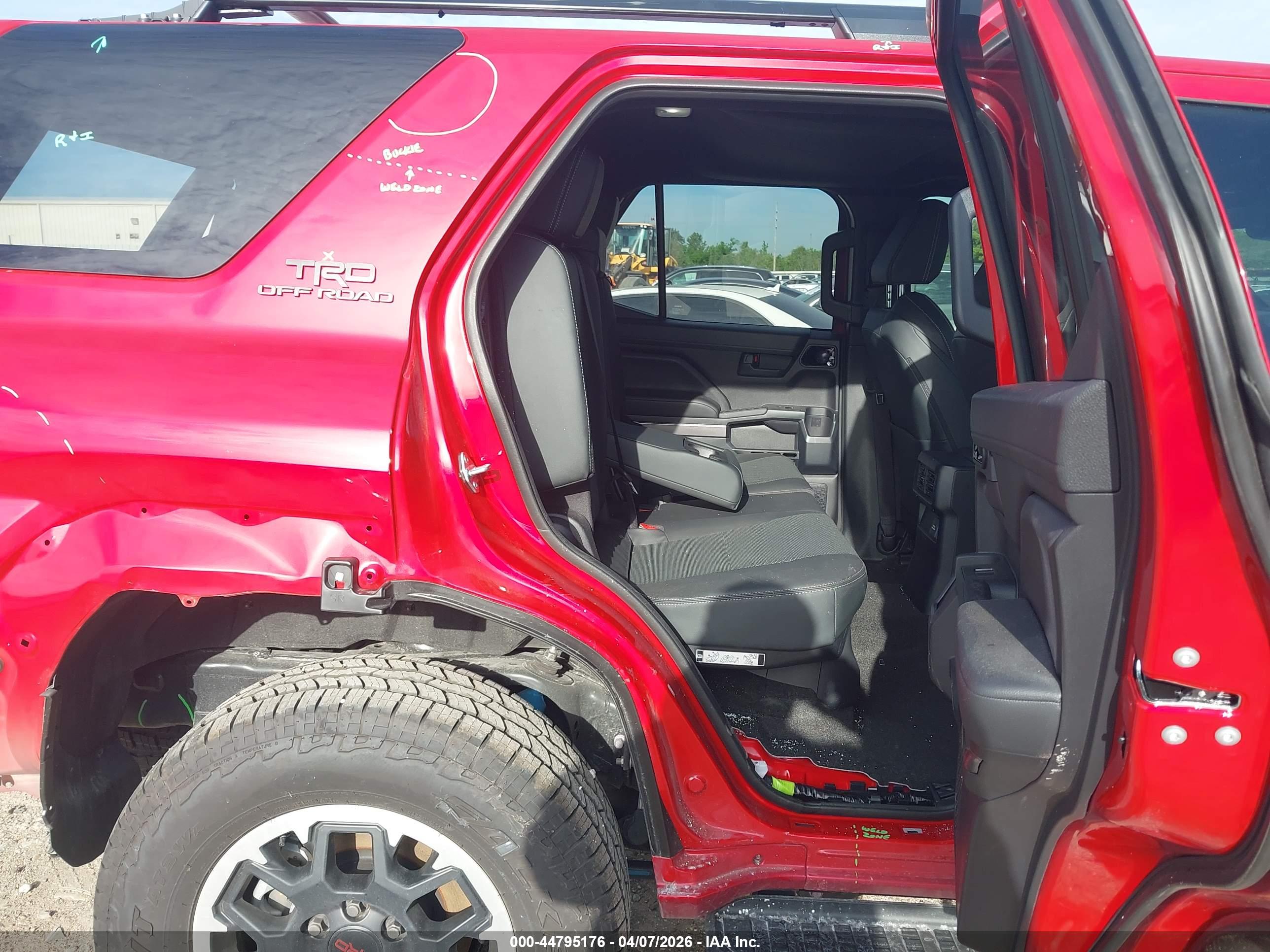 TOYOTA 4RUNNER image 8