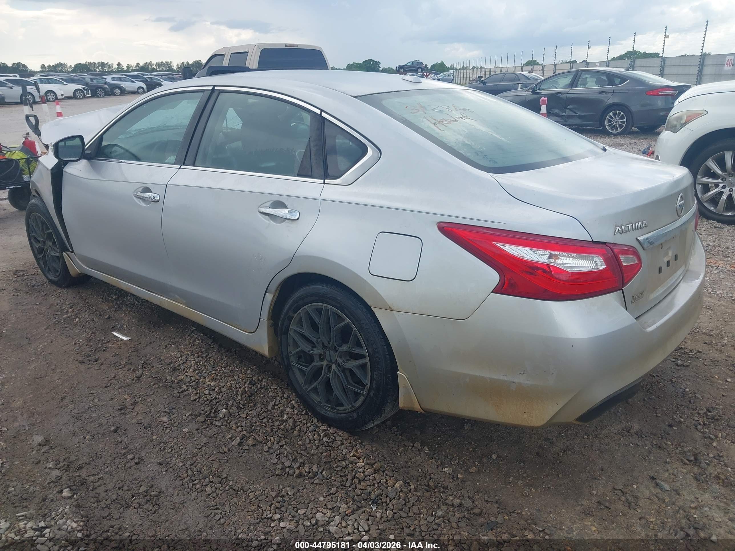 NISSAN ALTIMA image 3