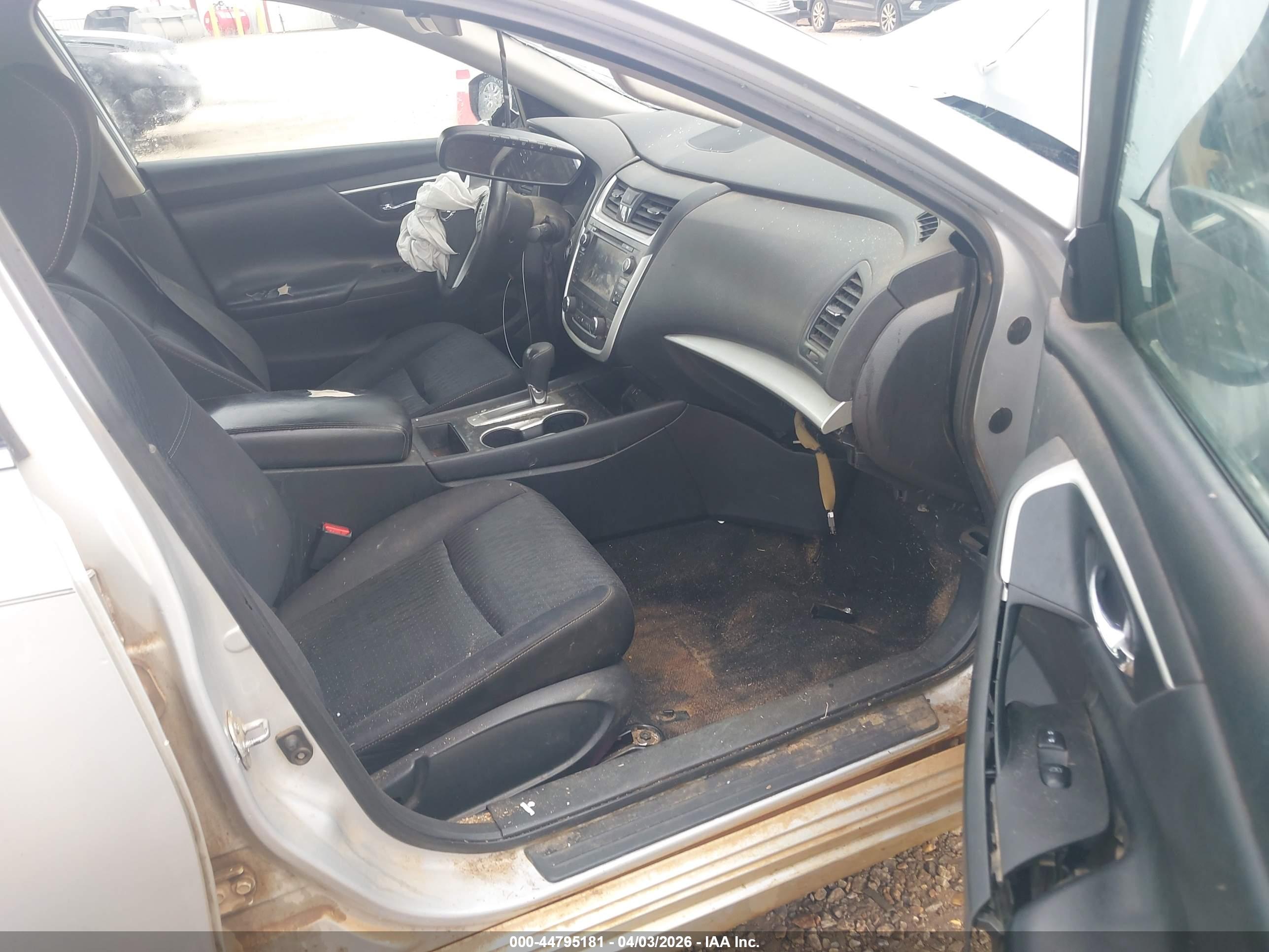 NISSAN ALTIMA image 5