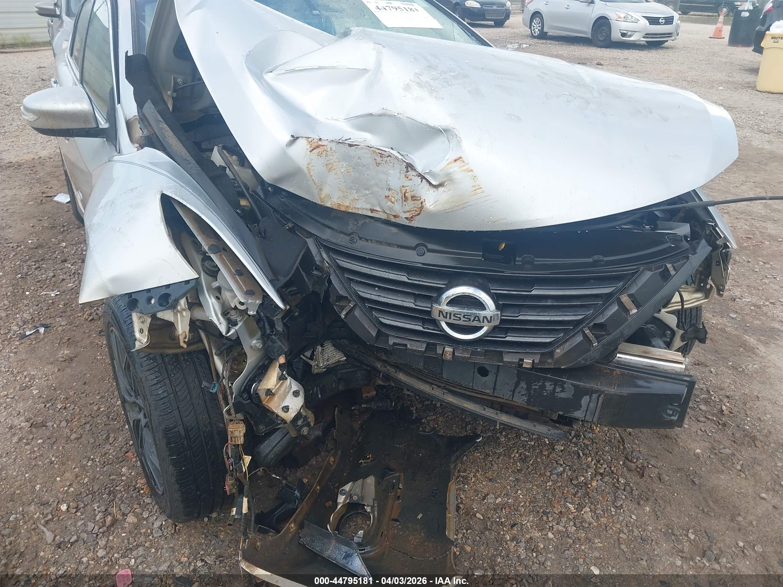 NISSAN ALTIMA image 6