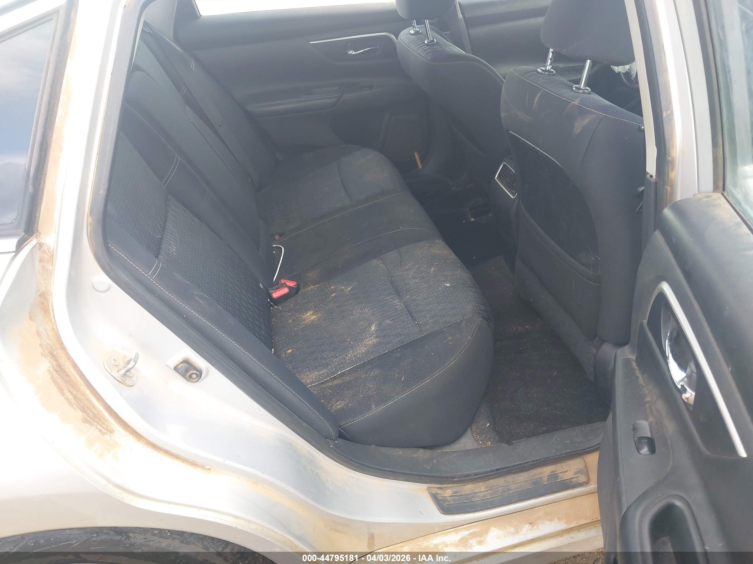 NISSAN ALTIMA image 8