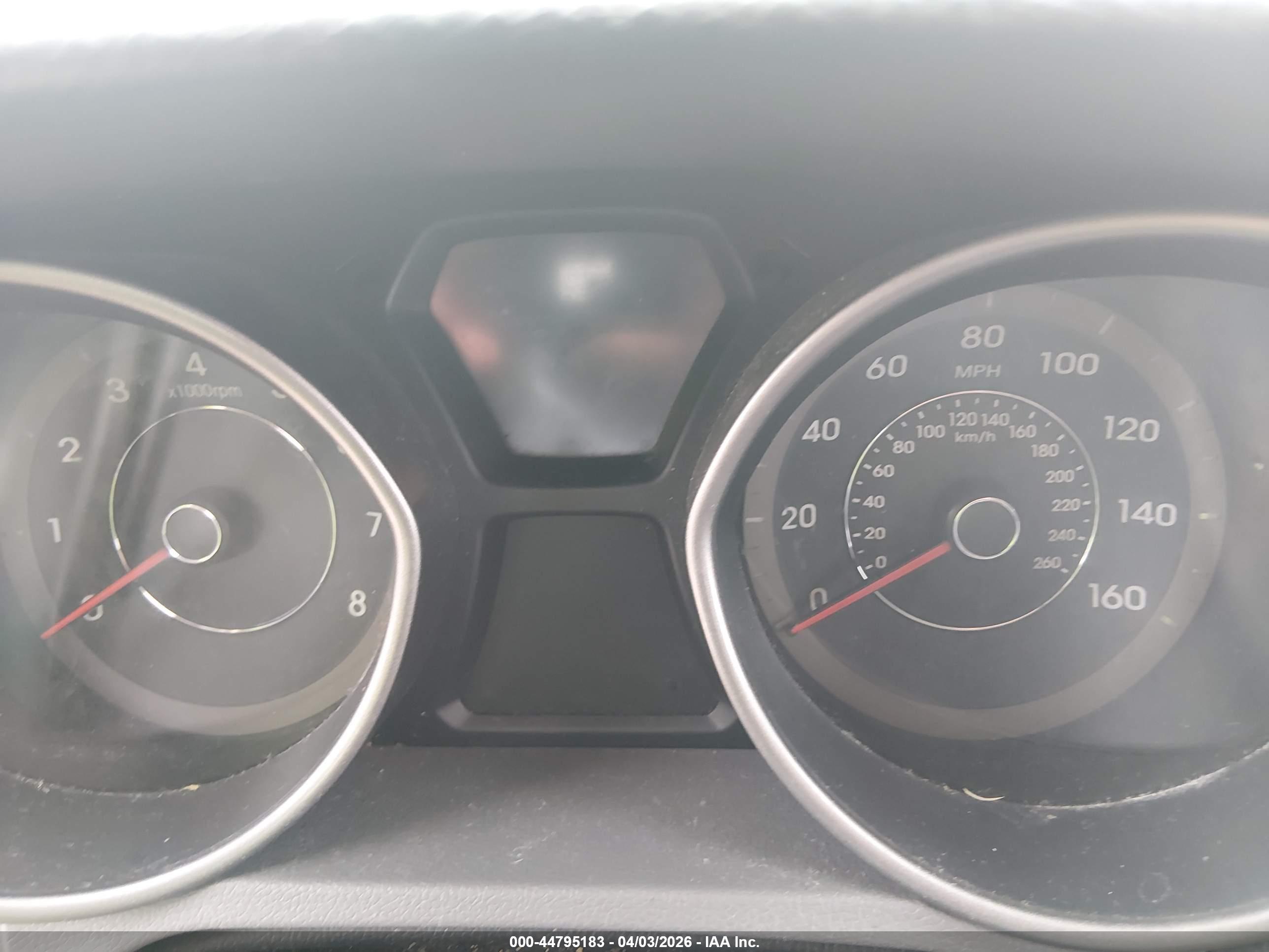 HYUNDAI ELANTRA image 7