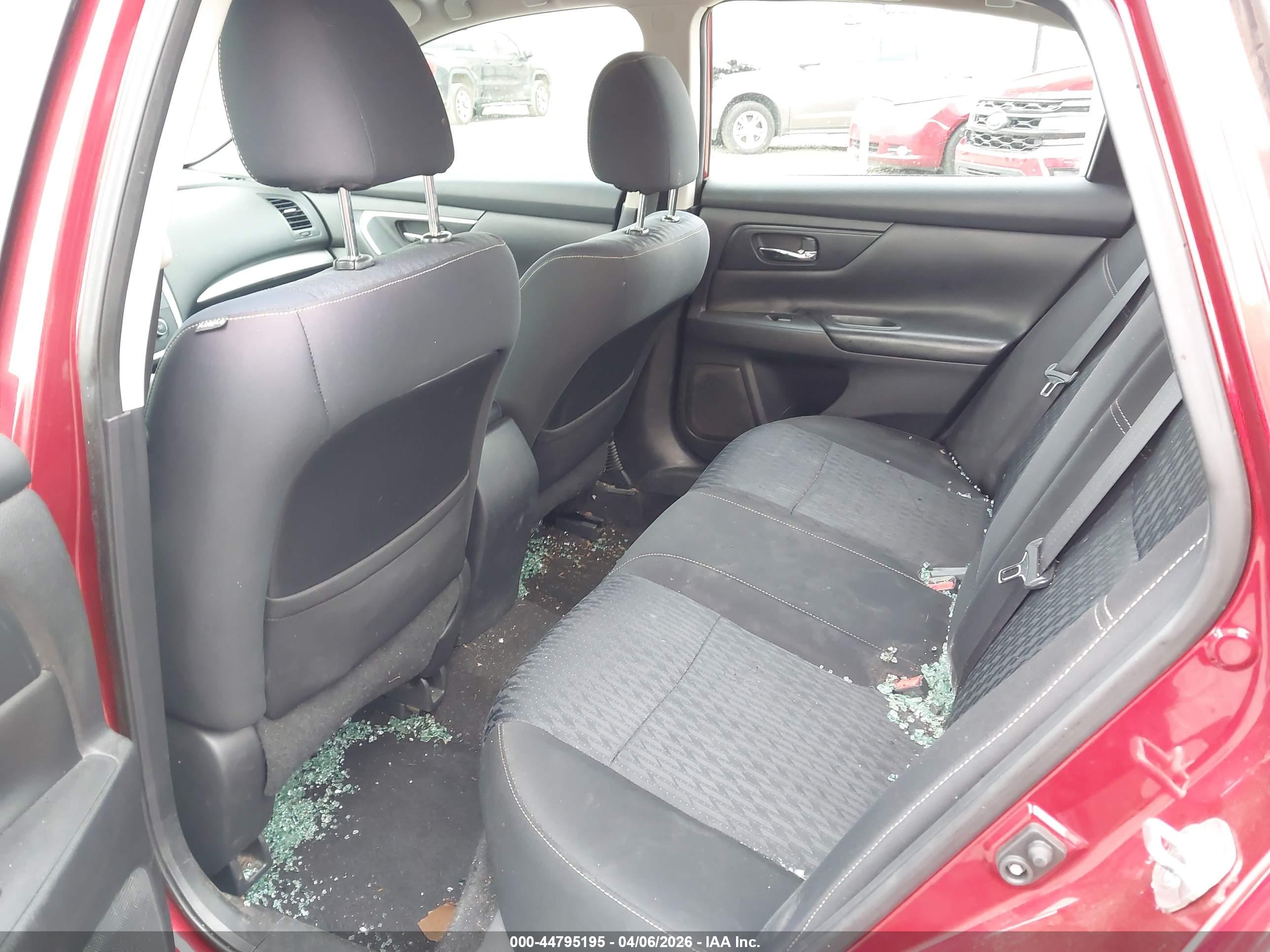 NISSAN ALTIMA image 8