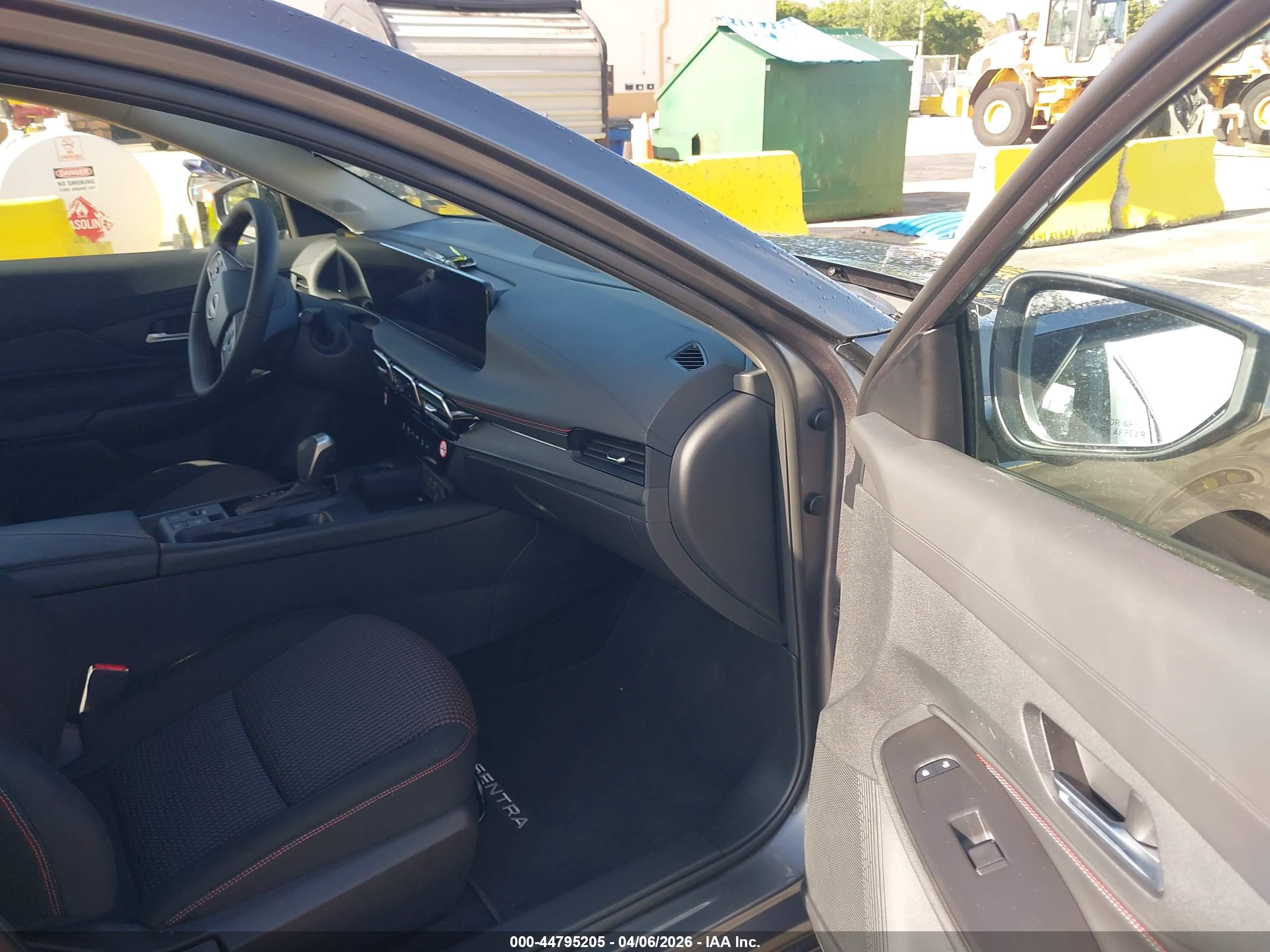 NISSAN SENTRA image 5