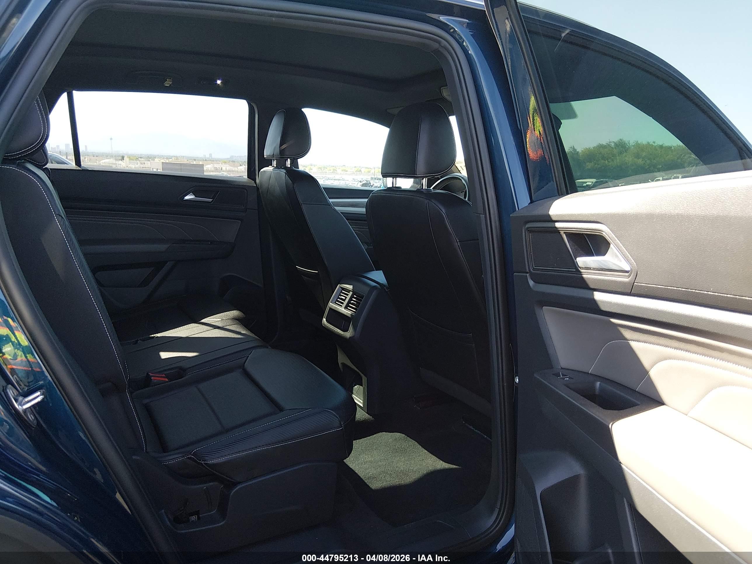 VOLKSWAGEN ATLAS image 8