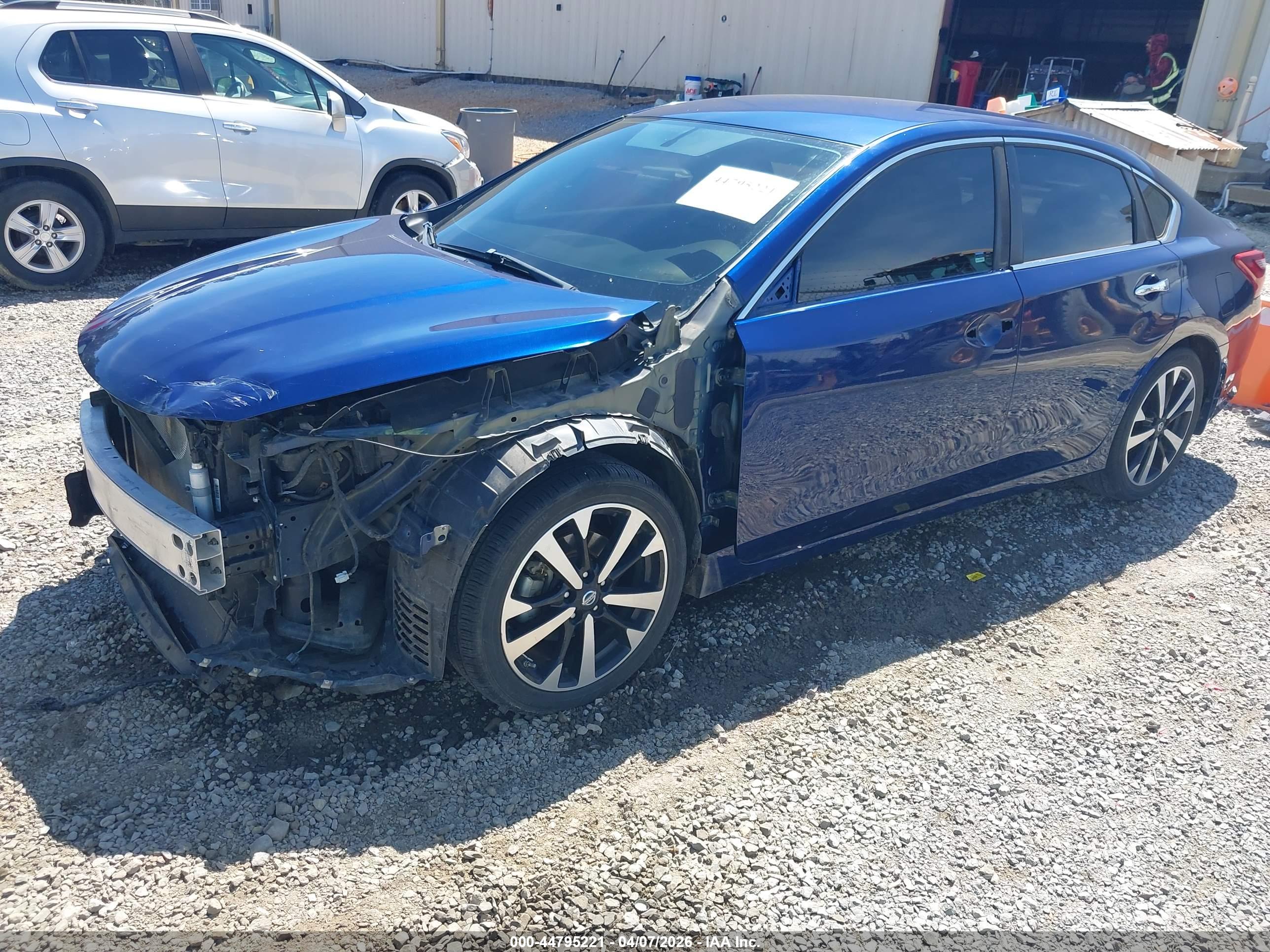 NISSAN ALTIMA image 2