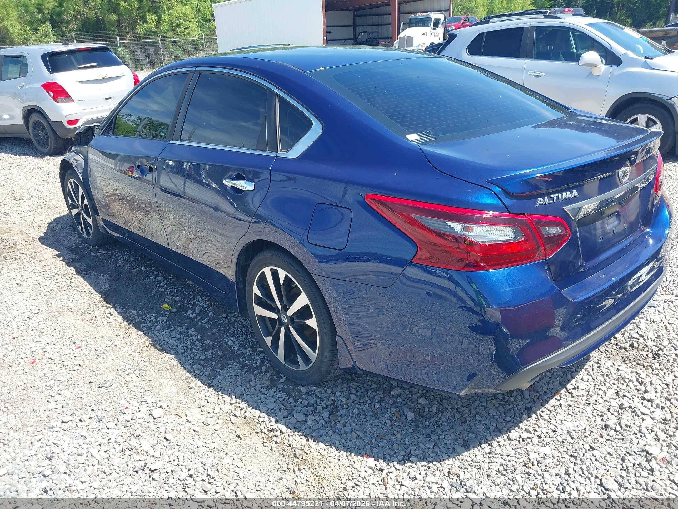 NISSAN ALTIMA image 3