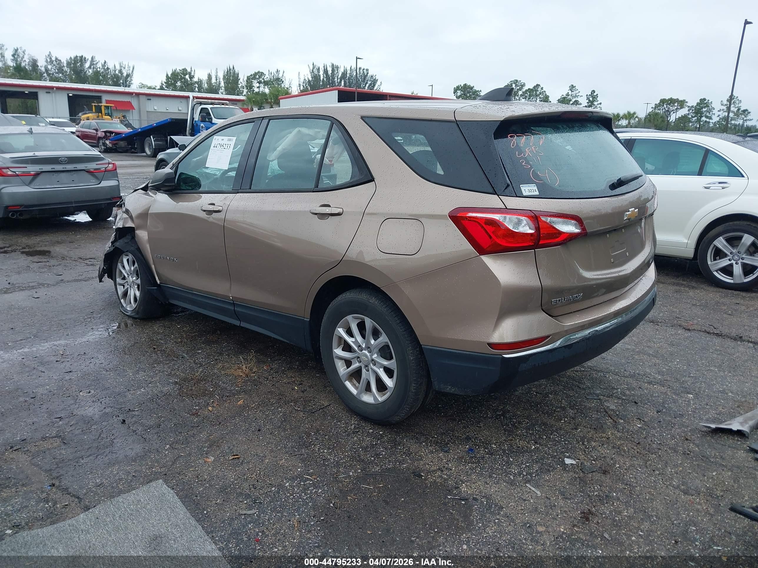 CHEVROLET EQUINOX image 3
