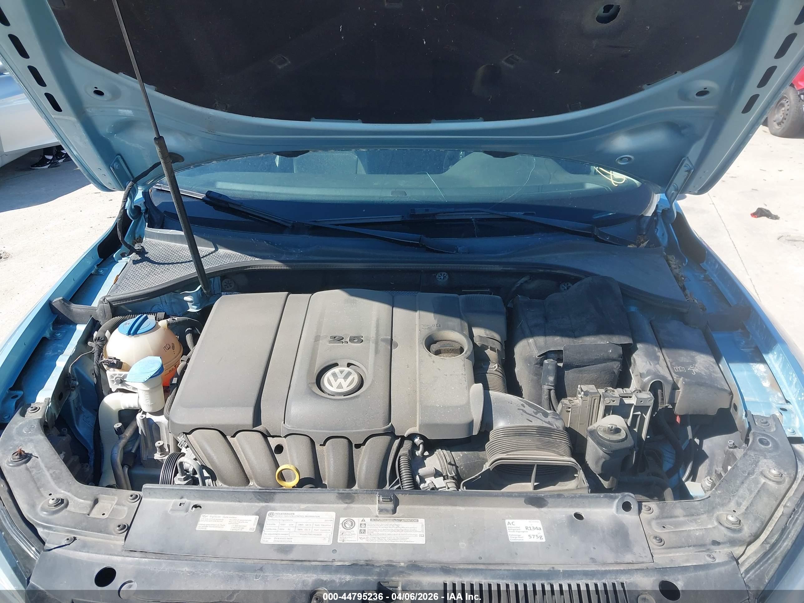 VOLKSWAGEN PASSAT image 10