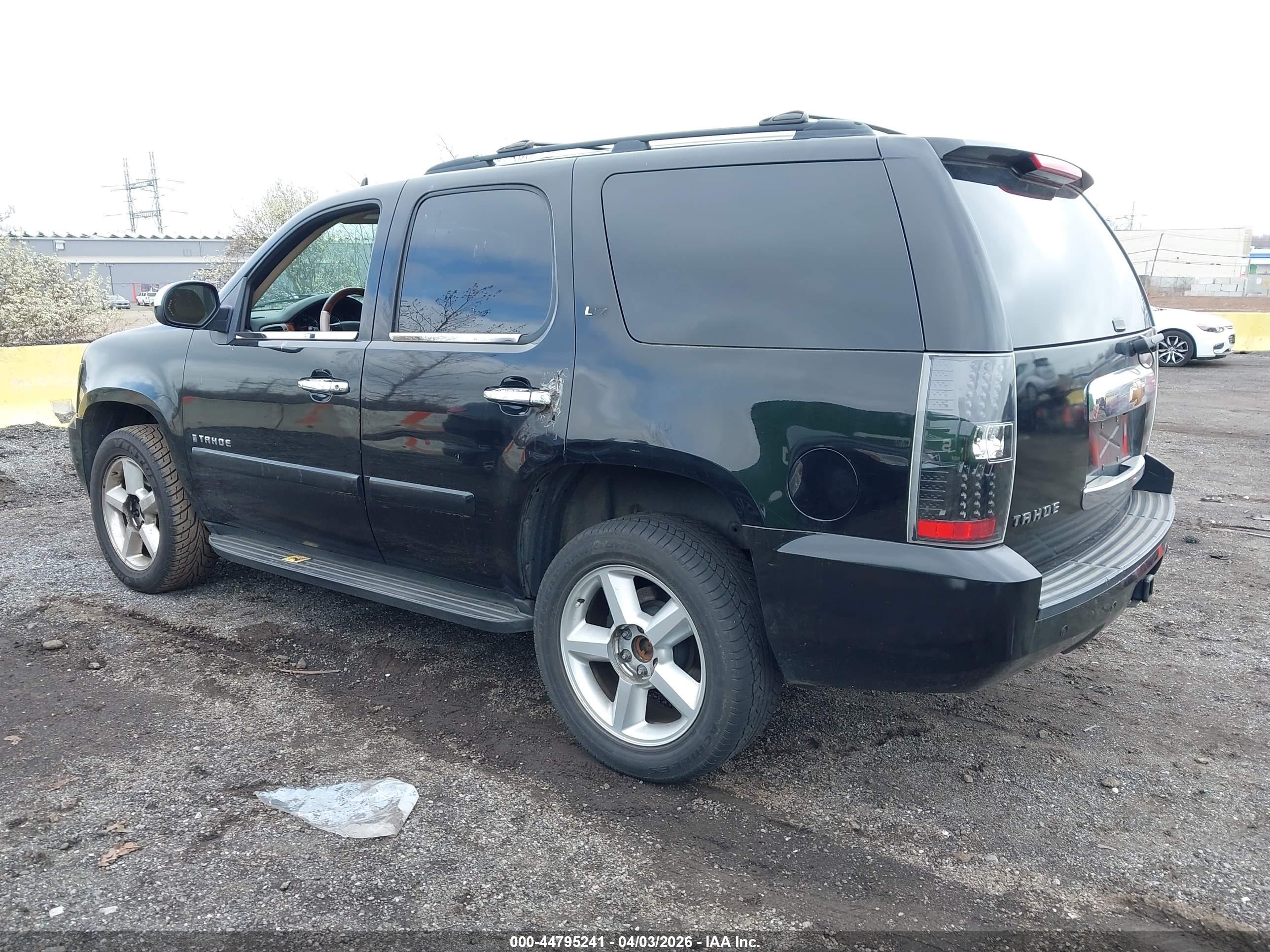 CHEVROLET TAHOE image 3