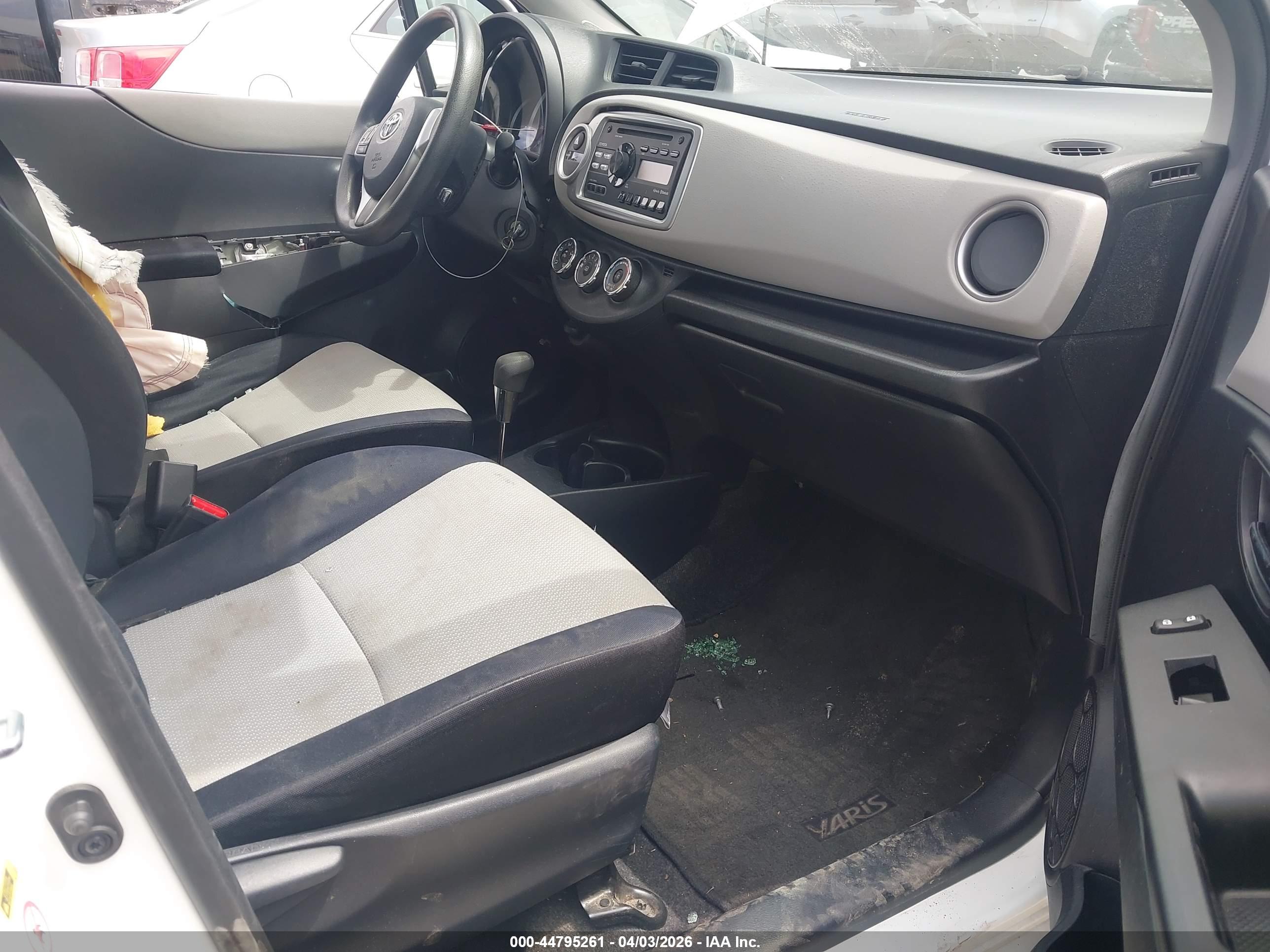 TOYOTA YARIS image 5