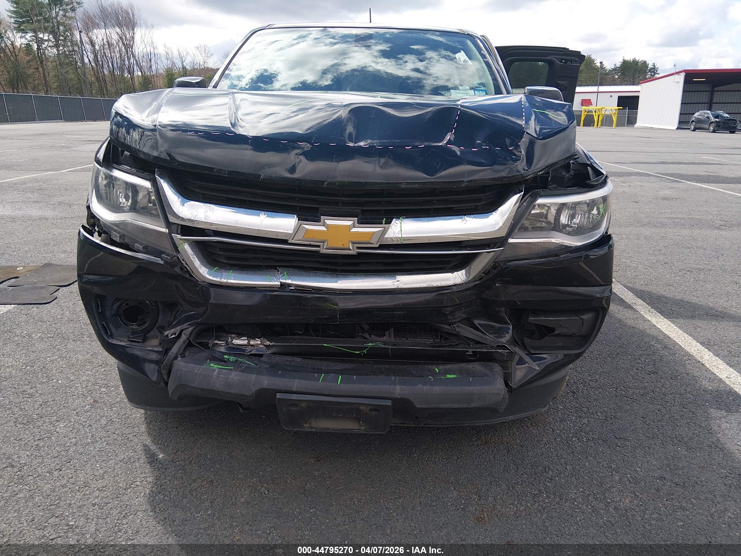 CHEVROLET COLORADO image 6