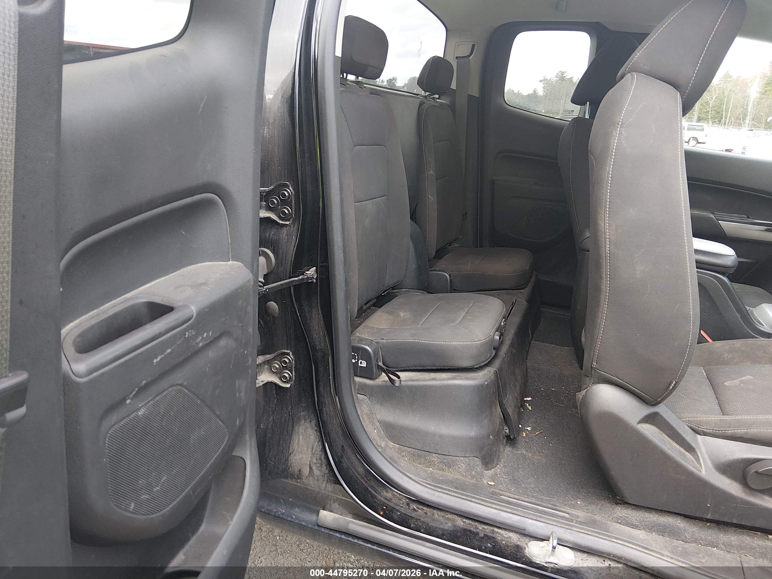 CHEVROLET COLORADO image 8