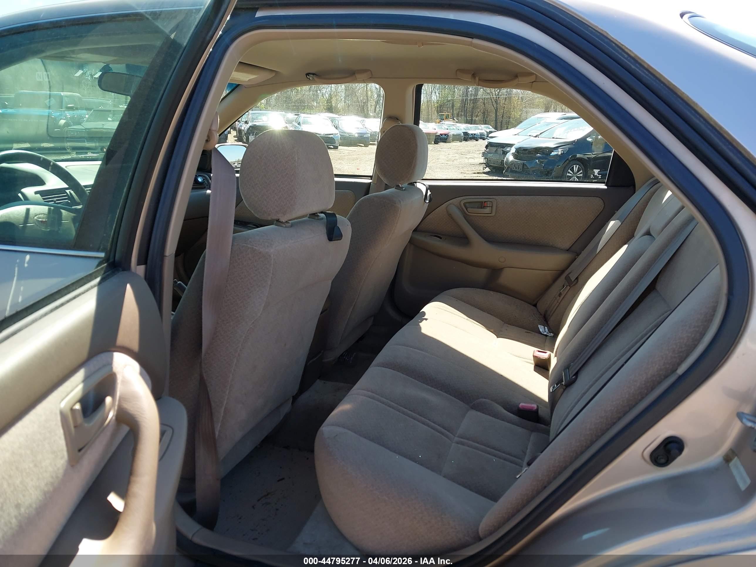TOYOTA CAMRY image 8
