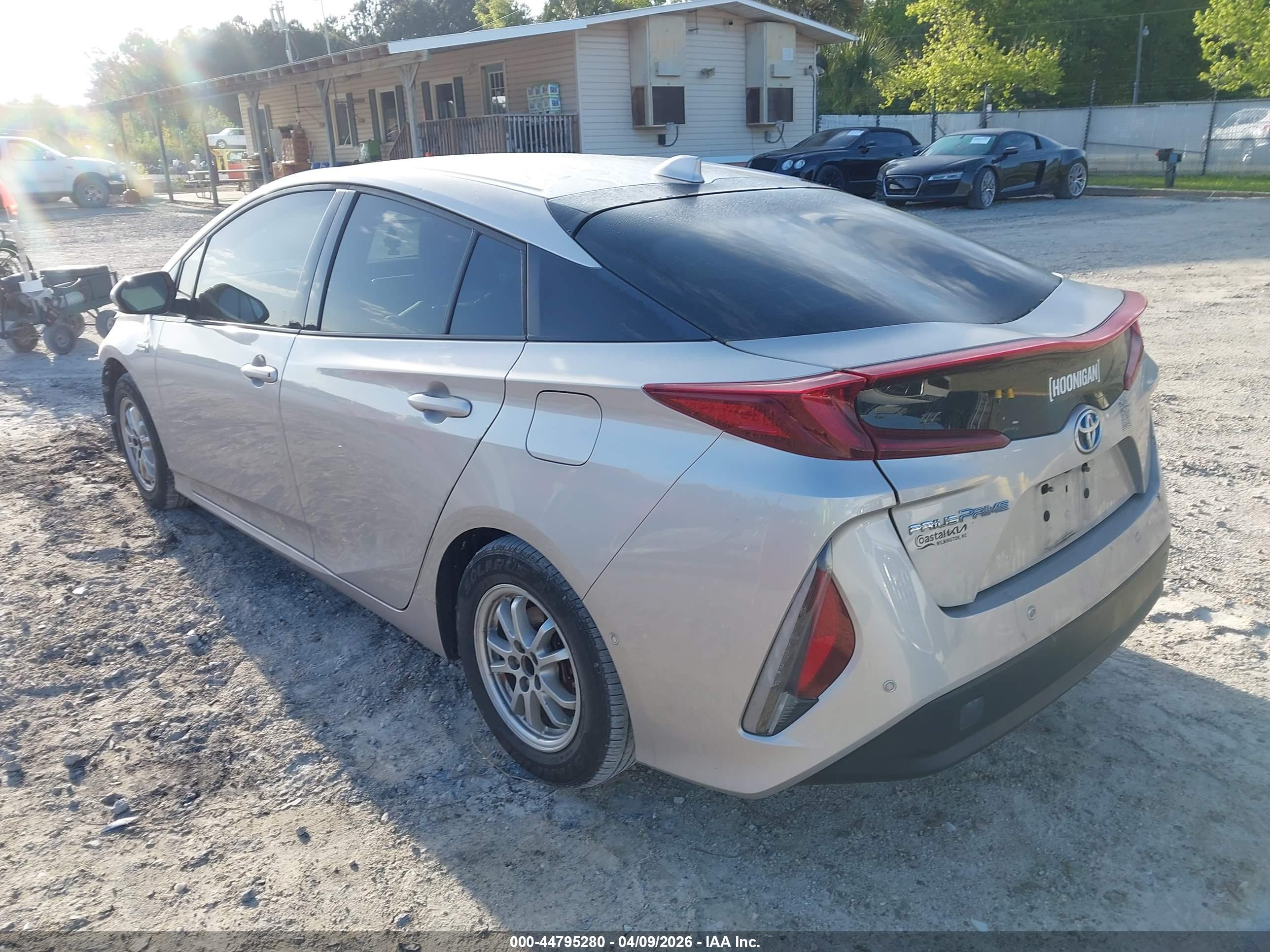 TOYOTA PRIUS image 3
