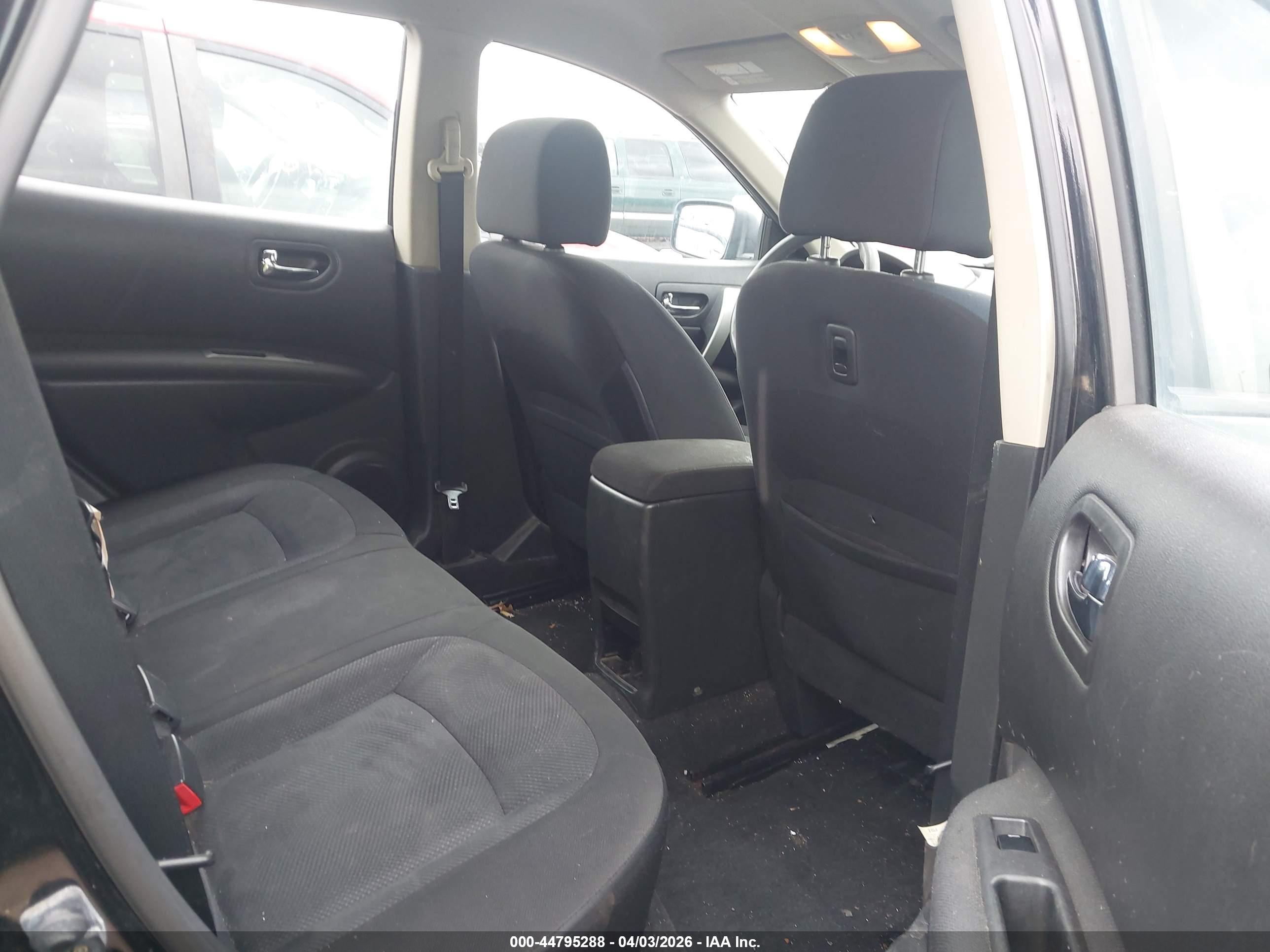NISSAN ROGUE image 8