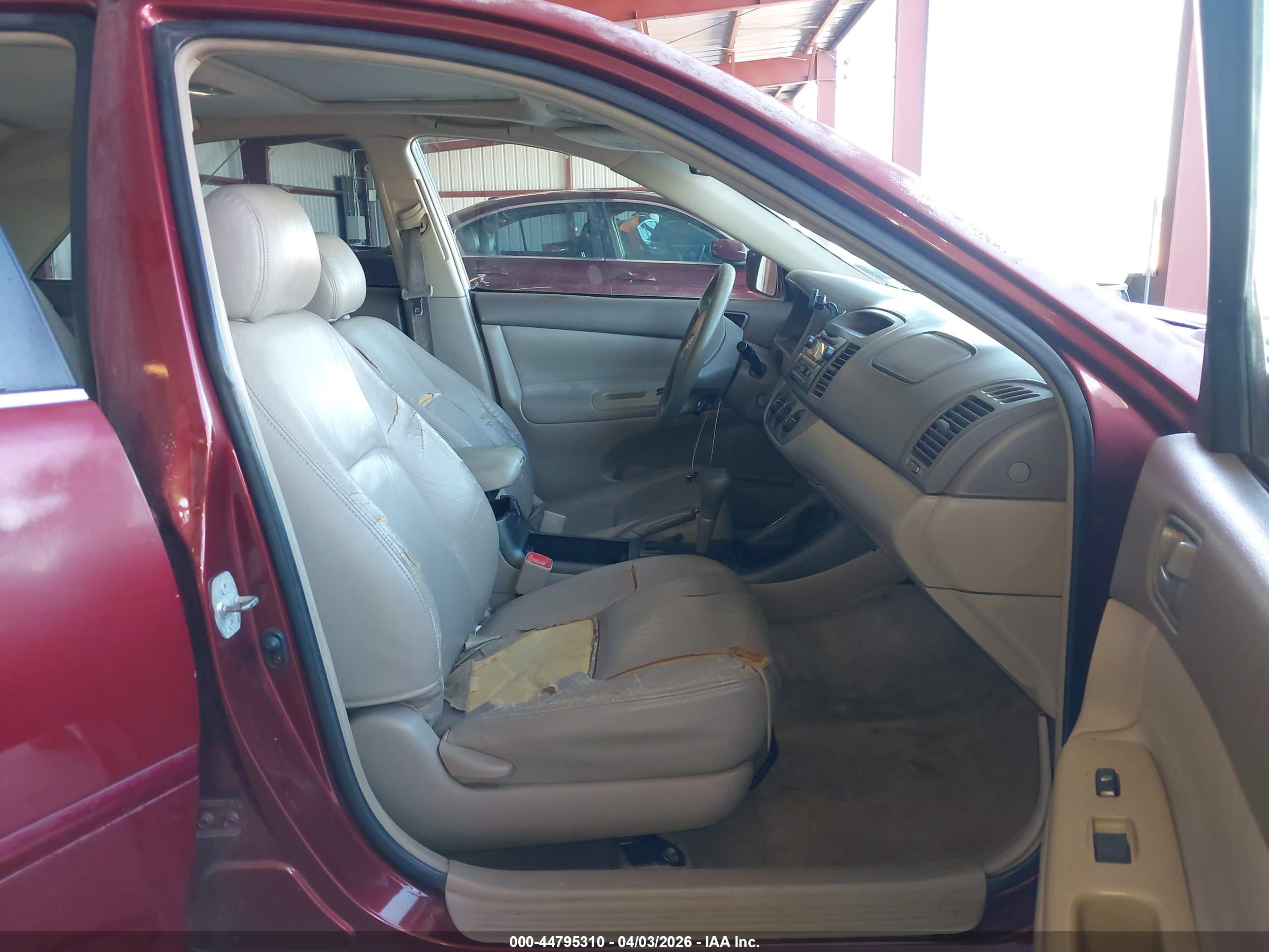 TOYOTA CAMRY image 5