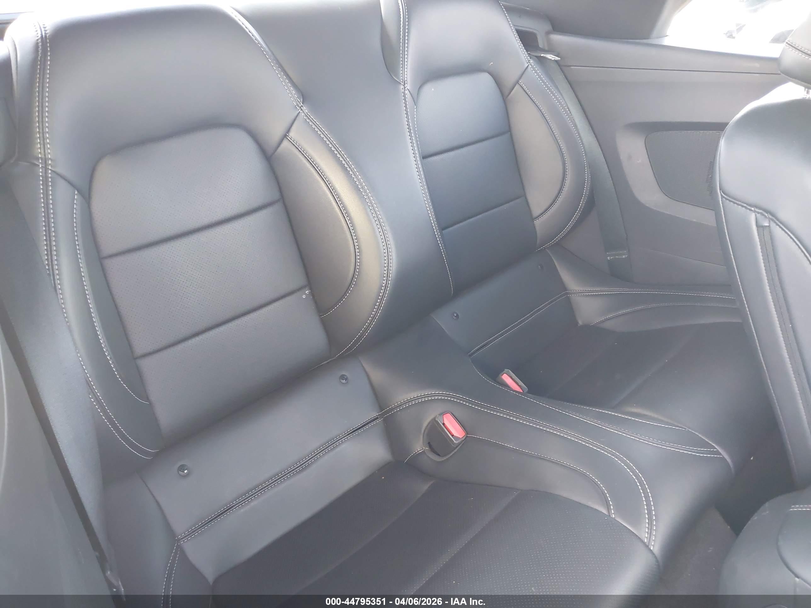 FORD MUSTANG image 8