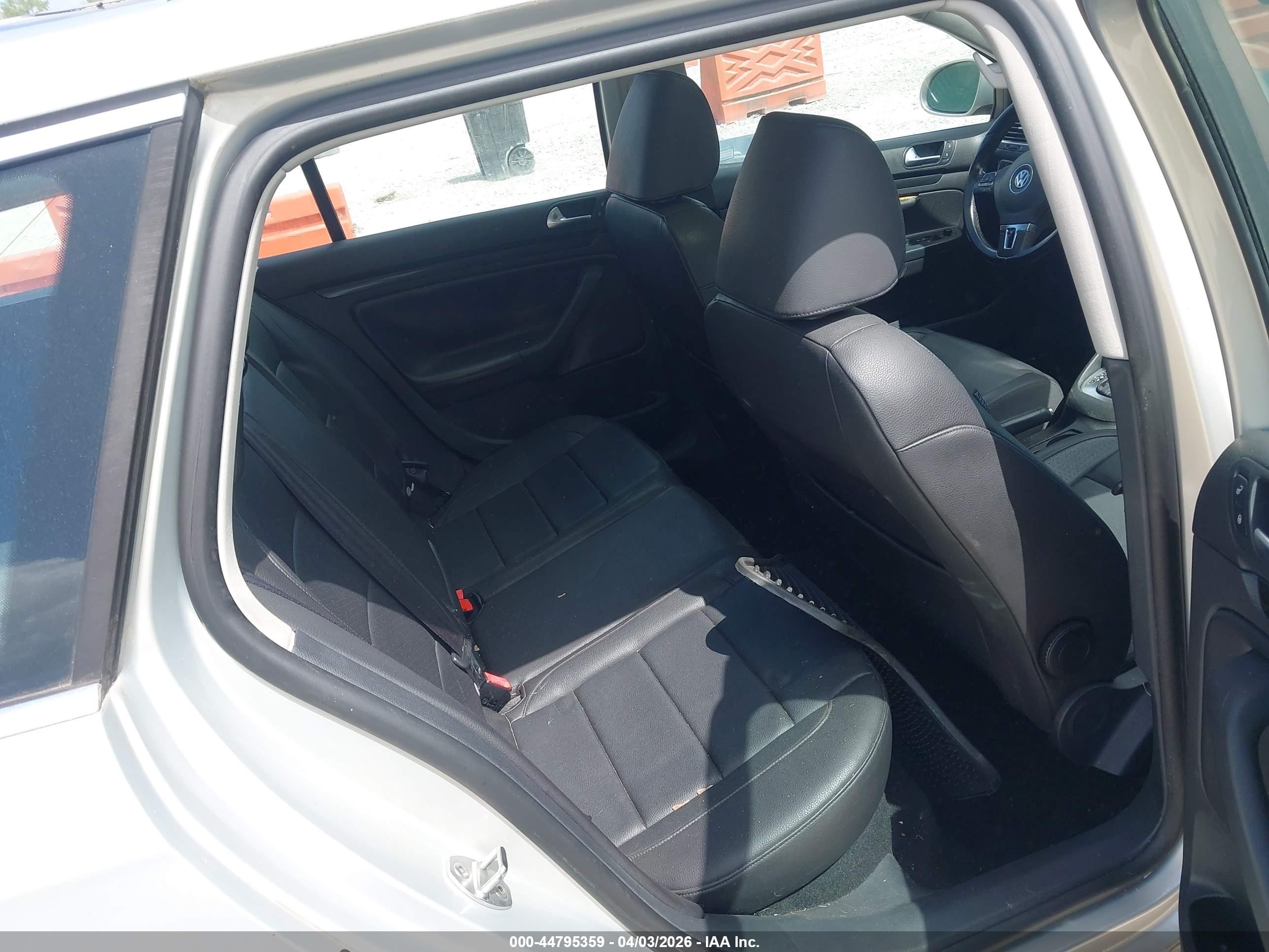 VOLKSWAGEN JETTA image 8