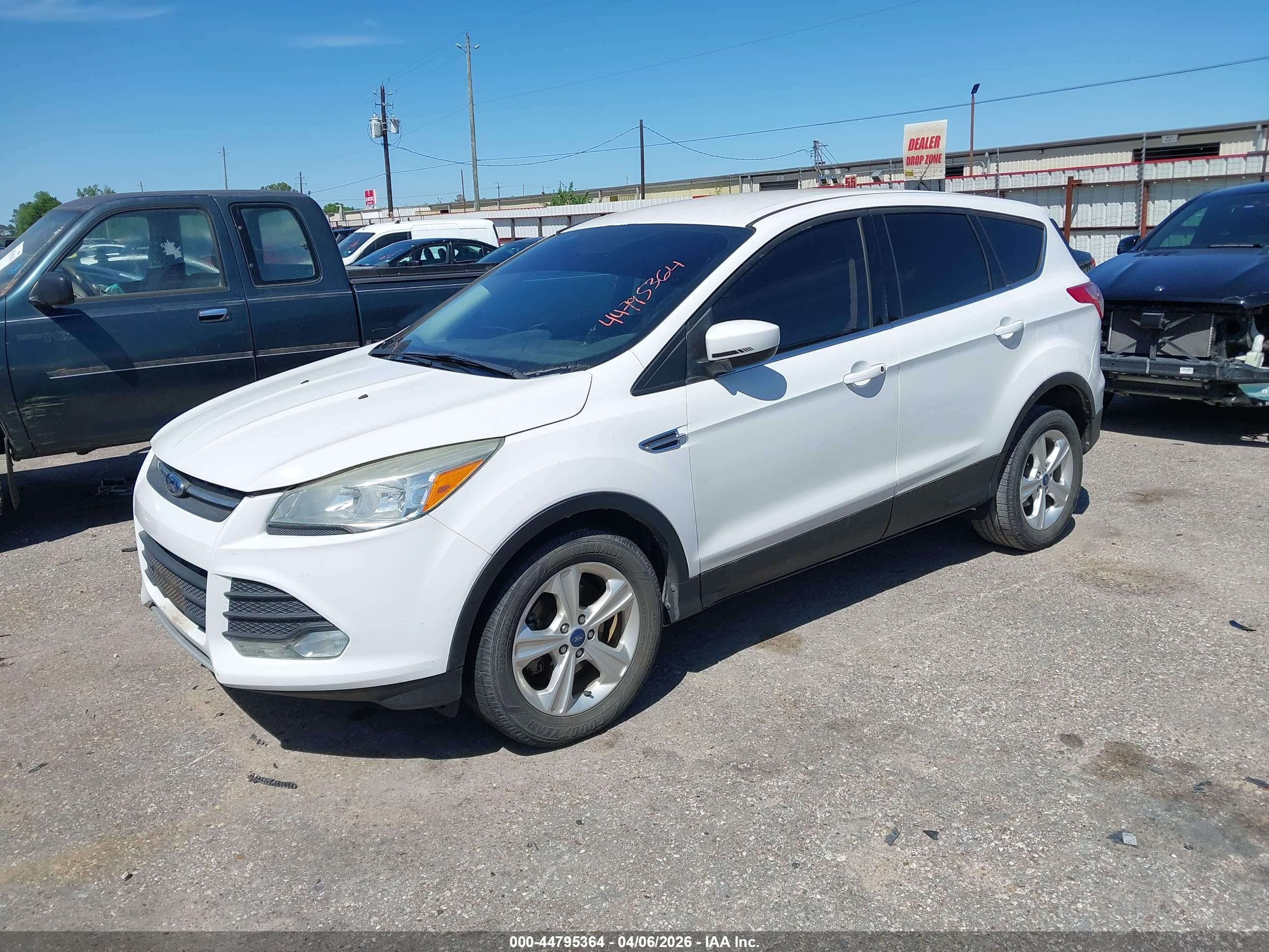 FORD ESCAPE image 2
