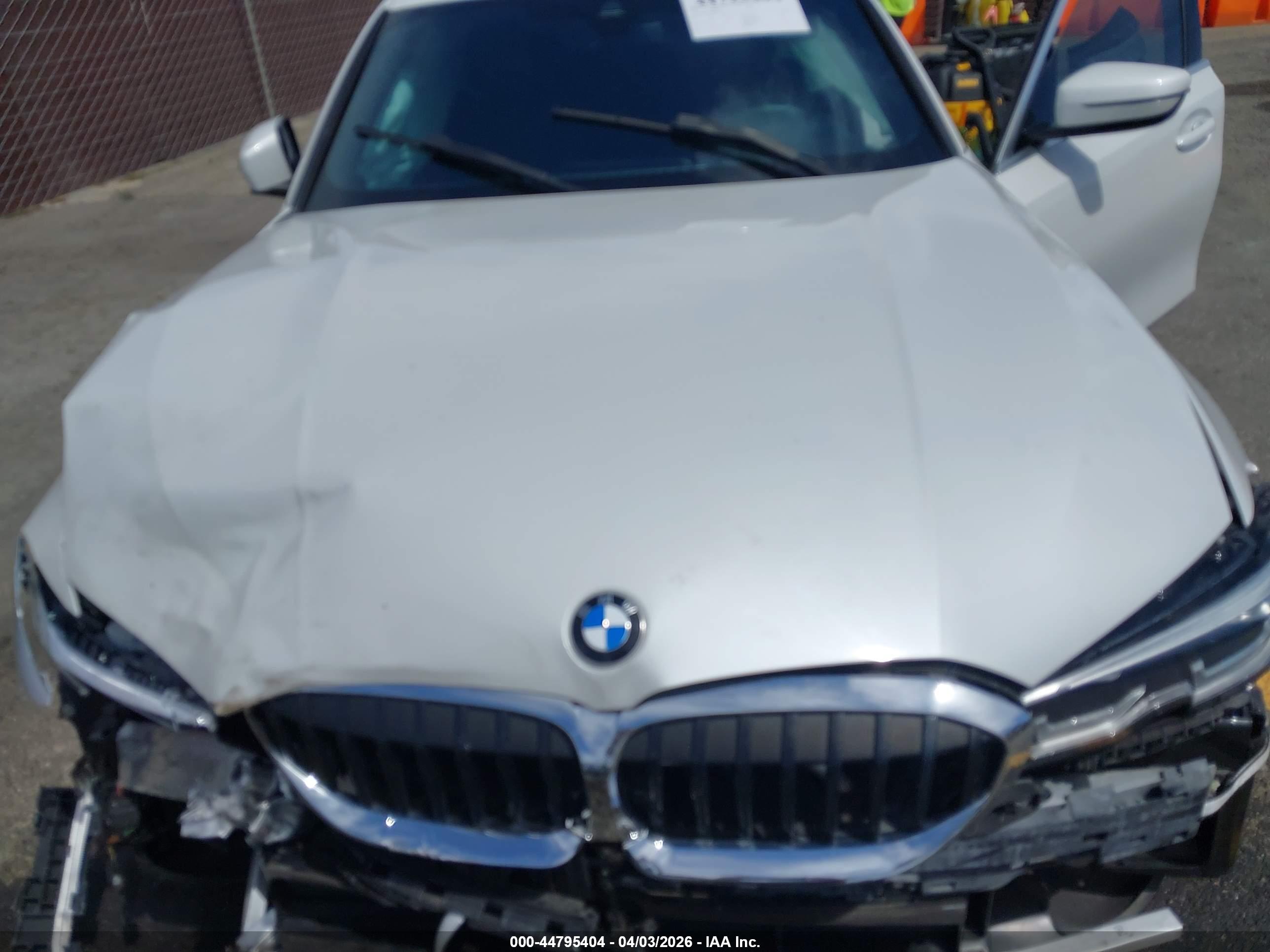 BMW 330I image 10