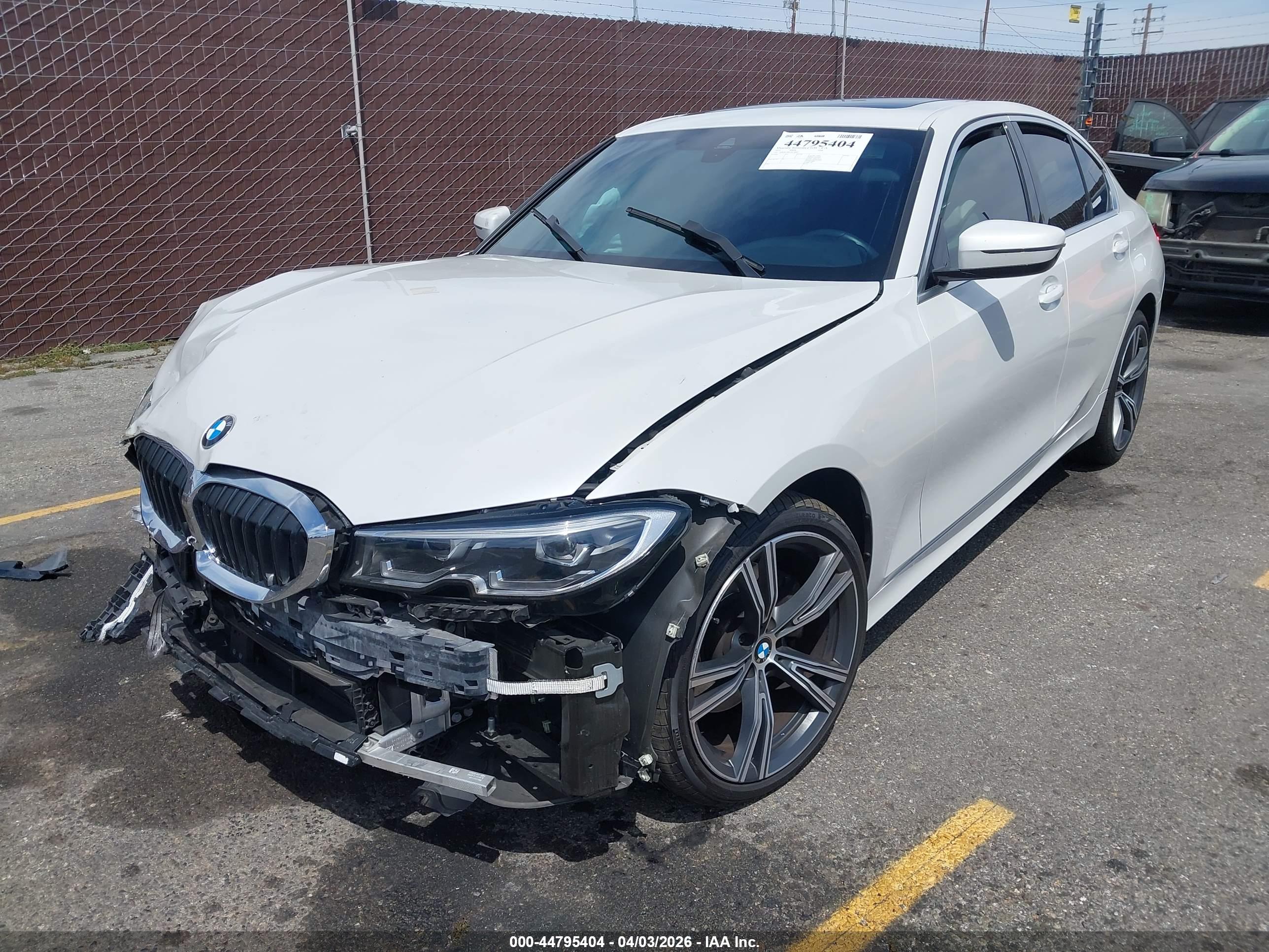 BMW 330I image 2