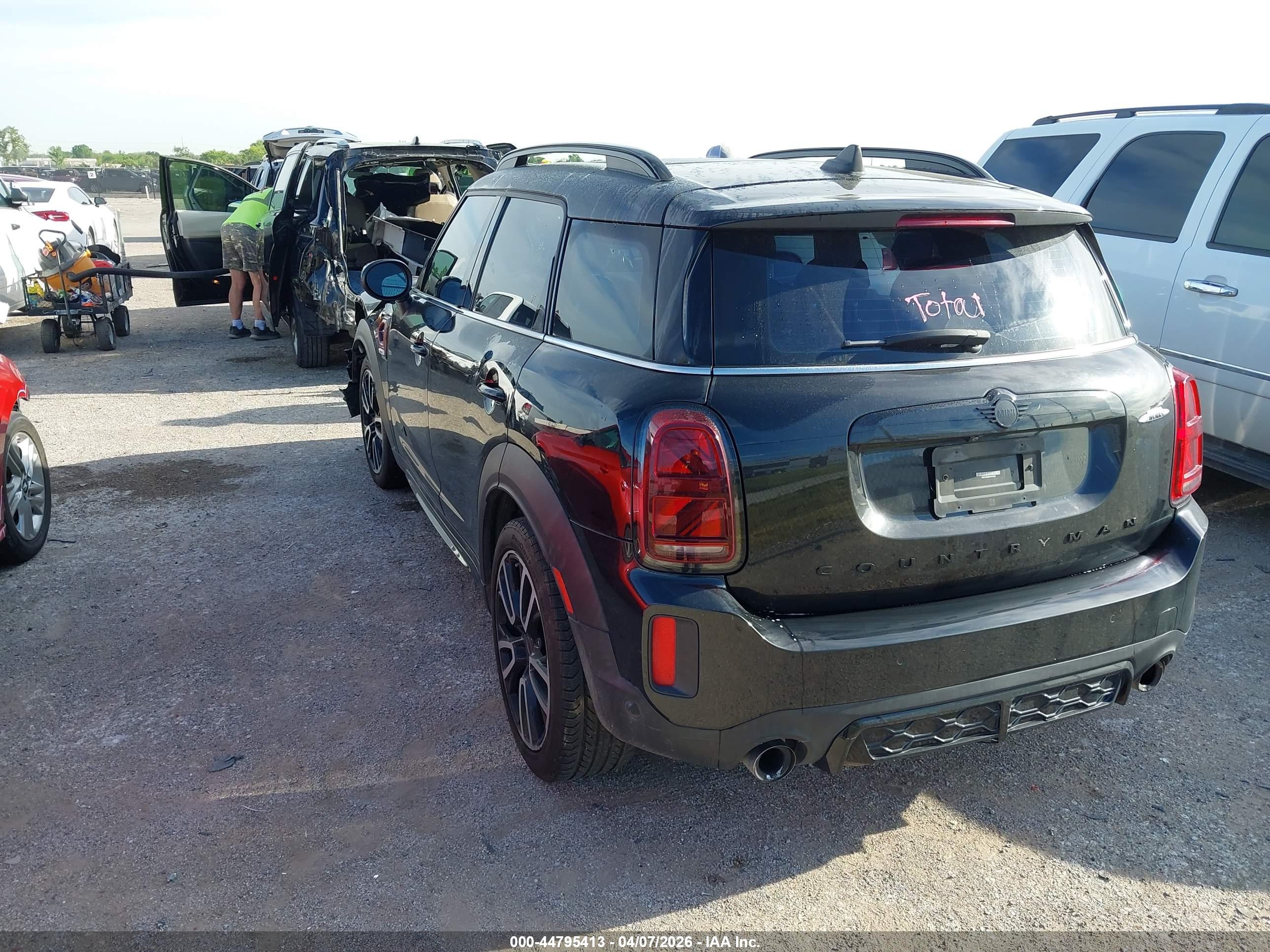MINI COUNTRYMAN image 3
