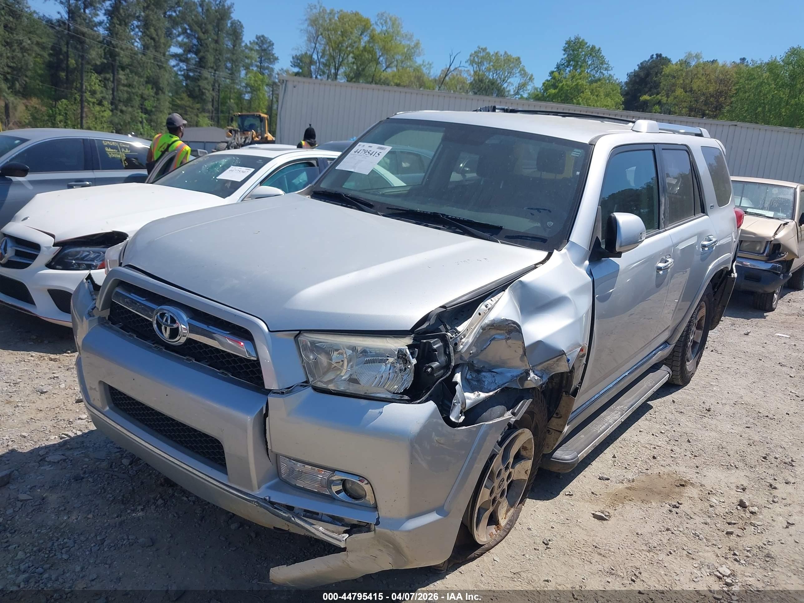 TOYOTA 4RUNNER image 2