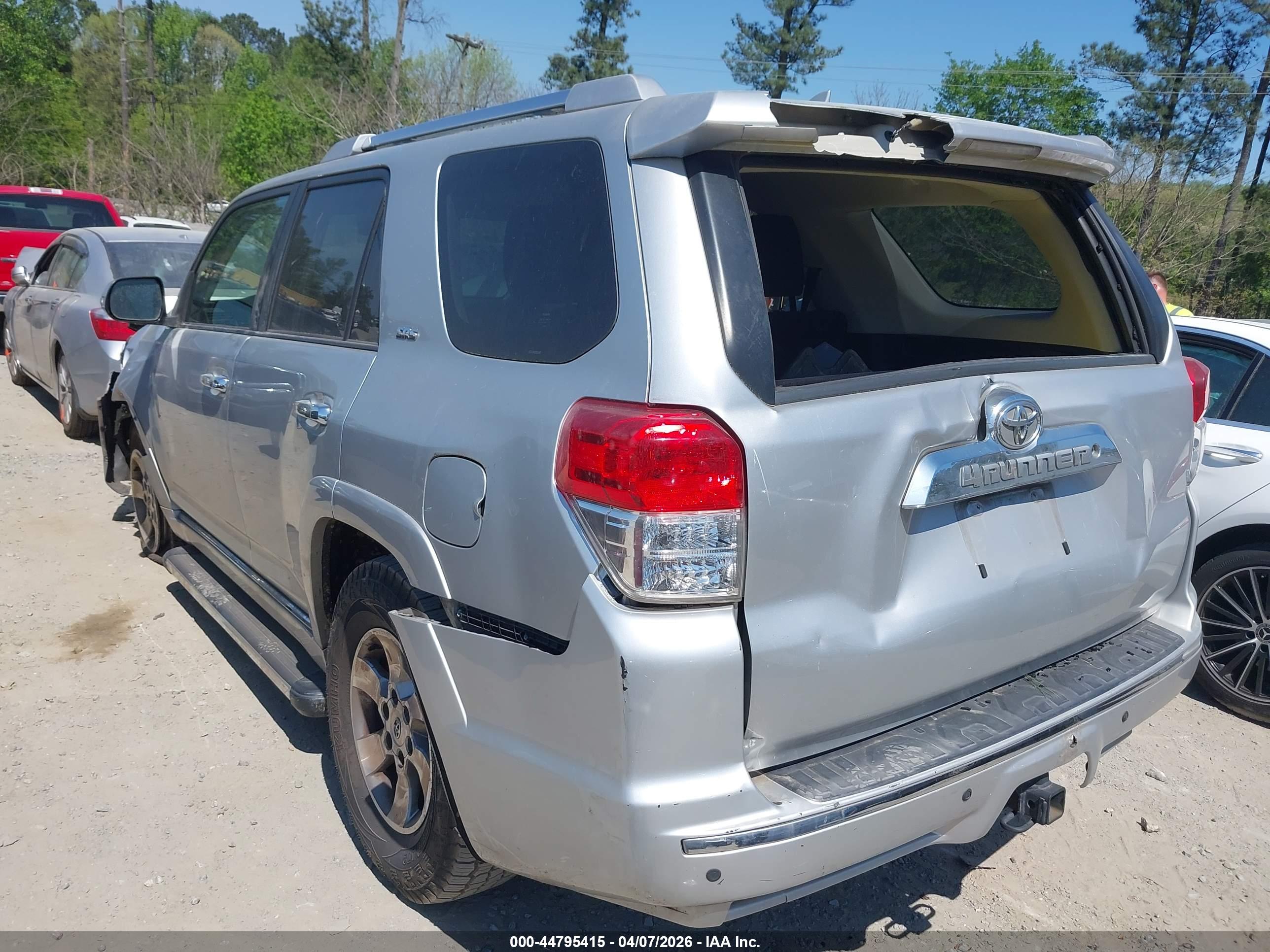 TOYOTA 4RUNNER image 3