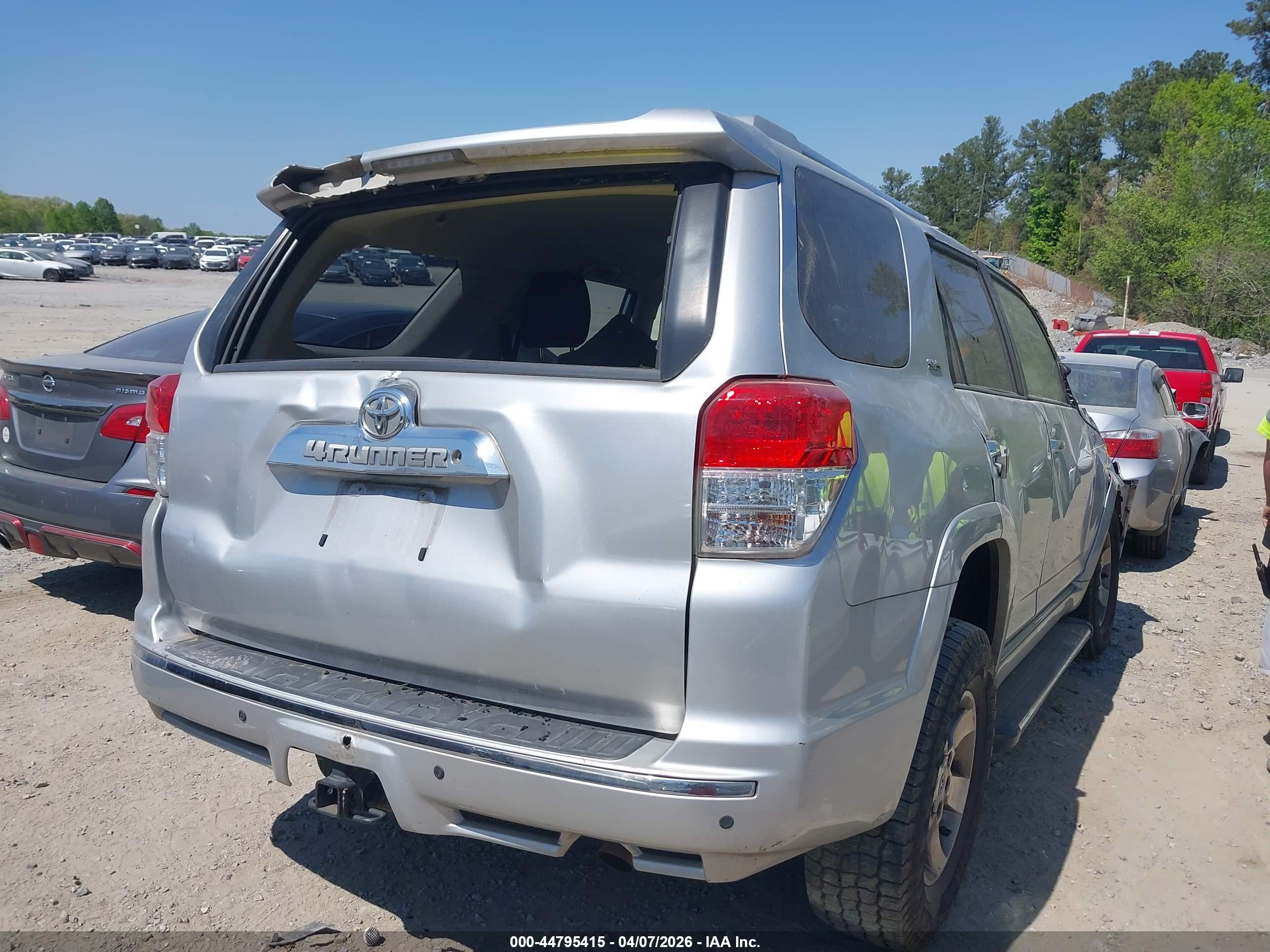 TOYOTA 4RUNNER image 4
