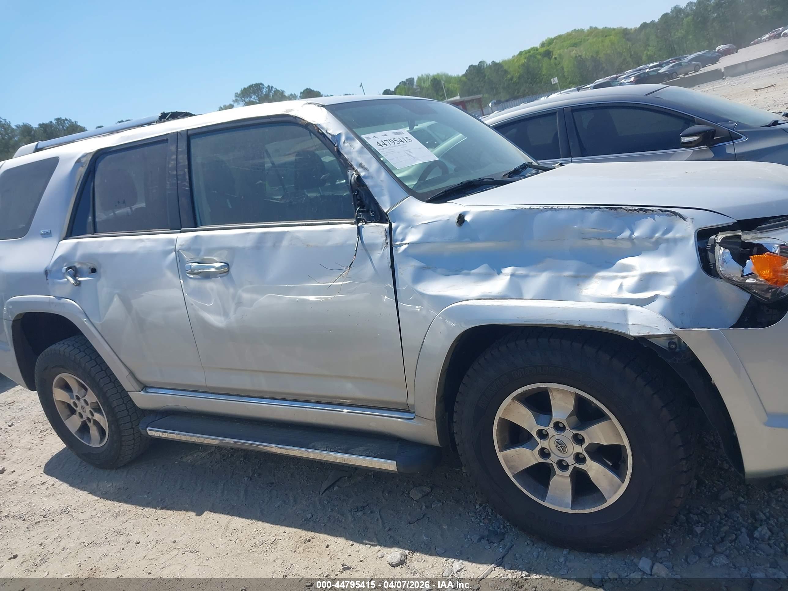 TOYOTA 4RUNNER image 6