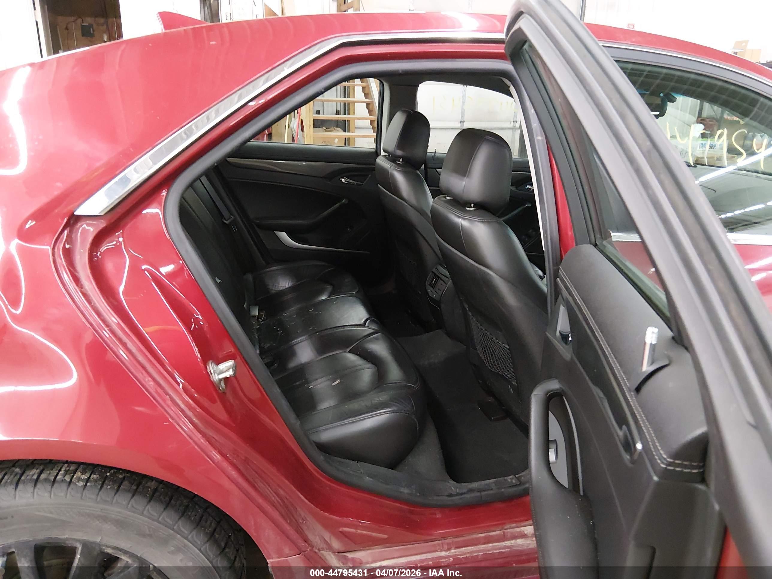 CADILLAC CTS image 8