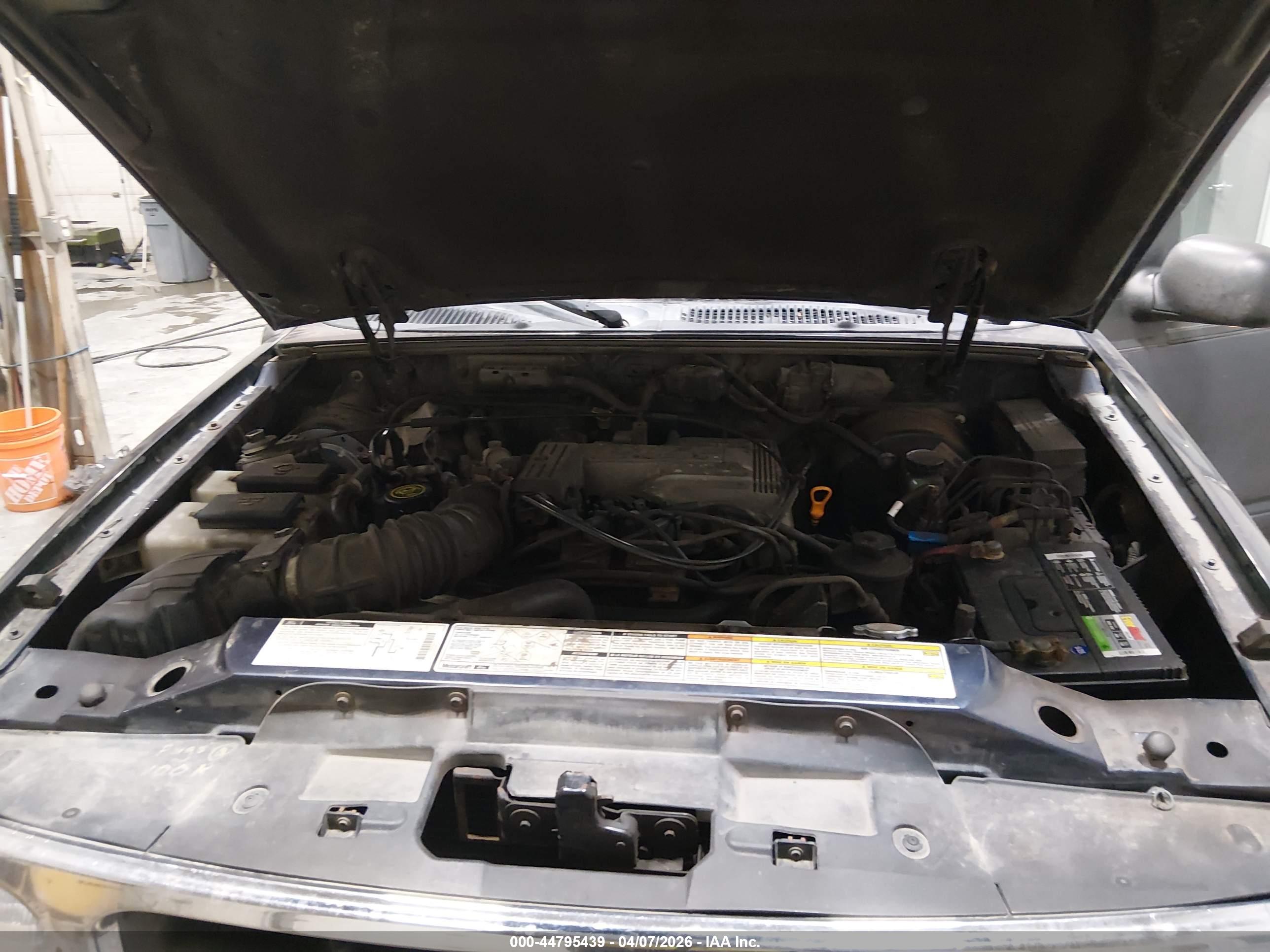 FORD EXPLORER image 10