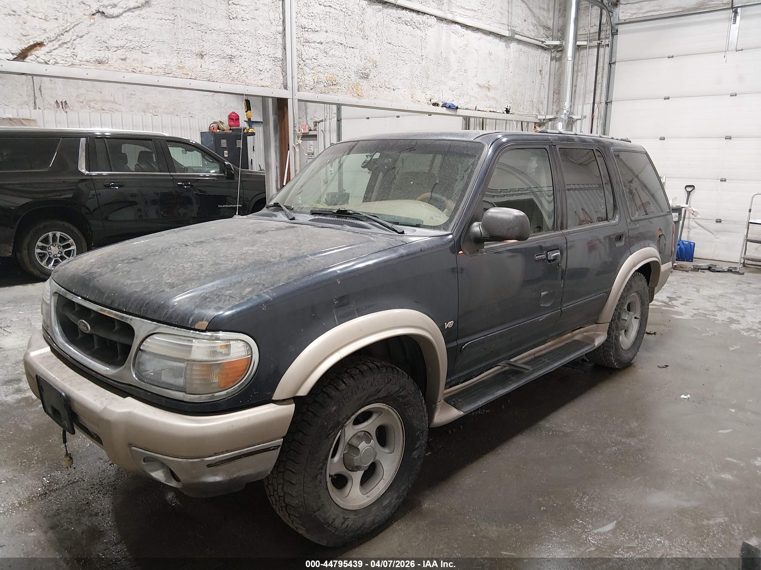 FORD EXPLORER image 2