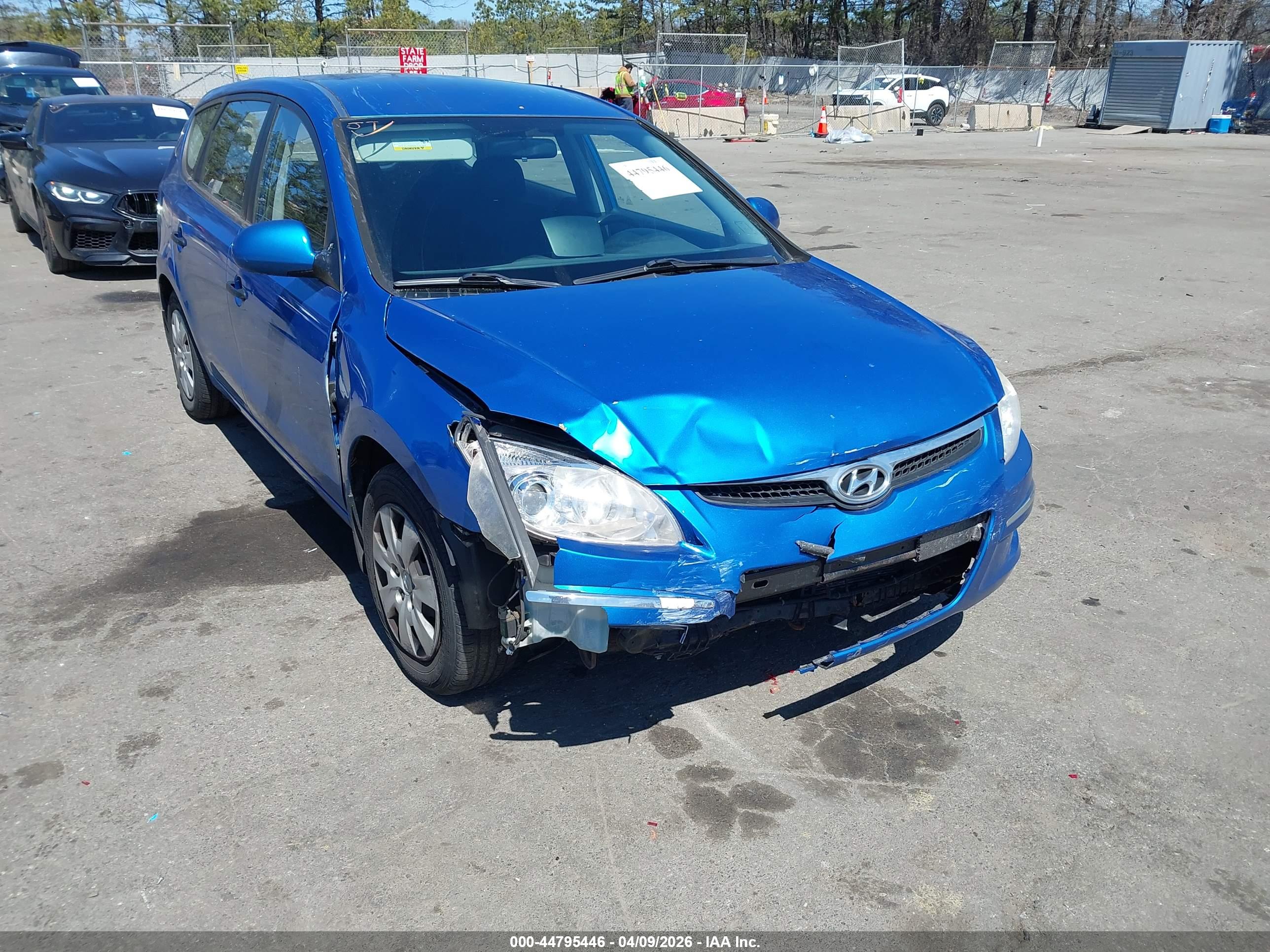 HYUNDAI ELANTRA image 6